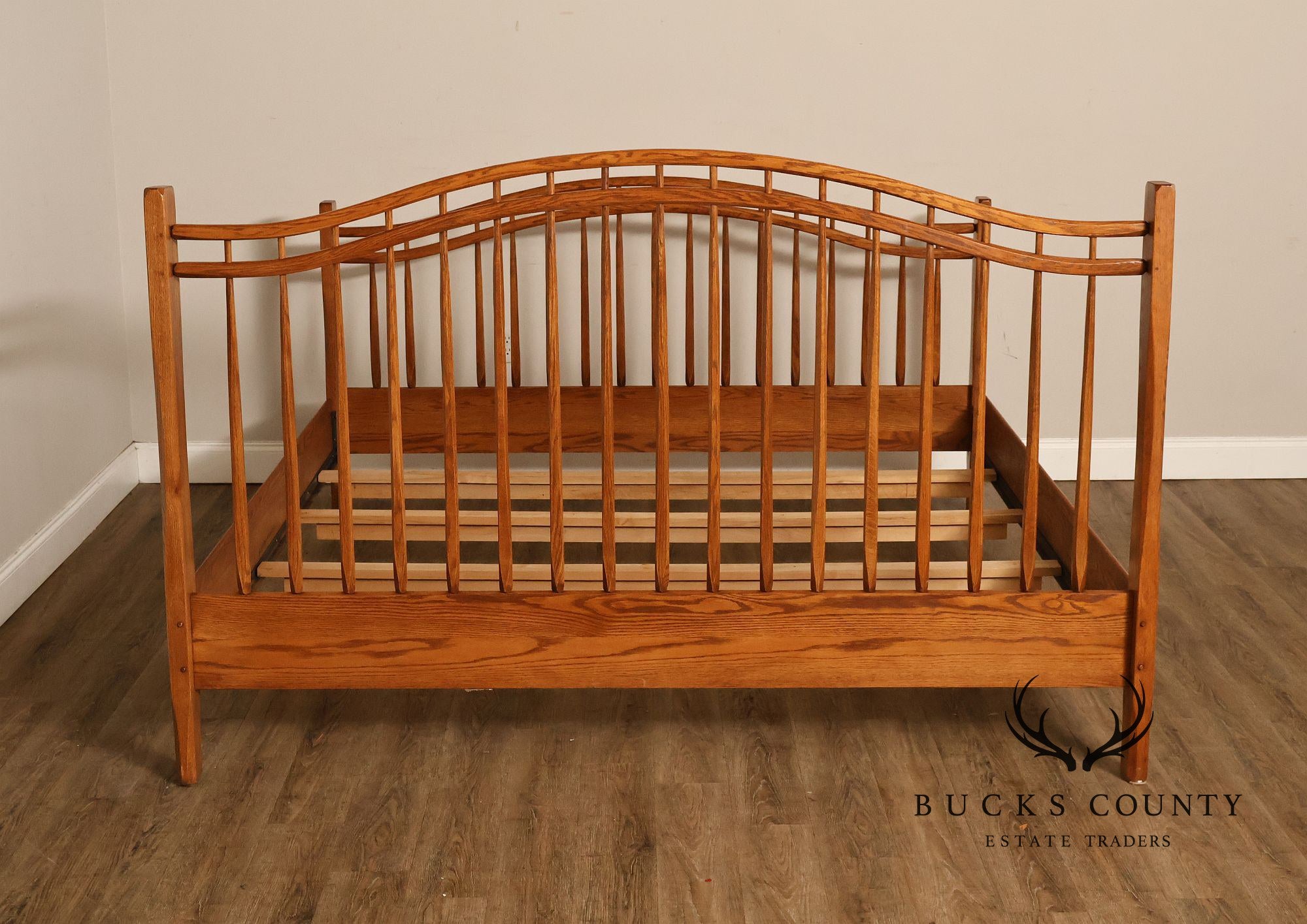 Hunt Country Furniture Windsor Style Oak King Size Bed