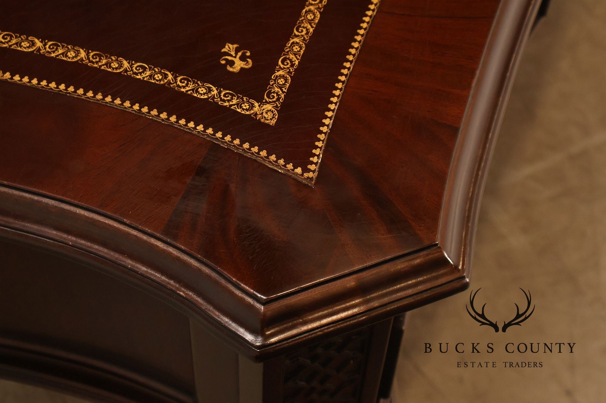 Sligh Georgian Style Vintage Mahogany Leather Top Executive Desk