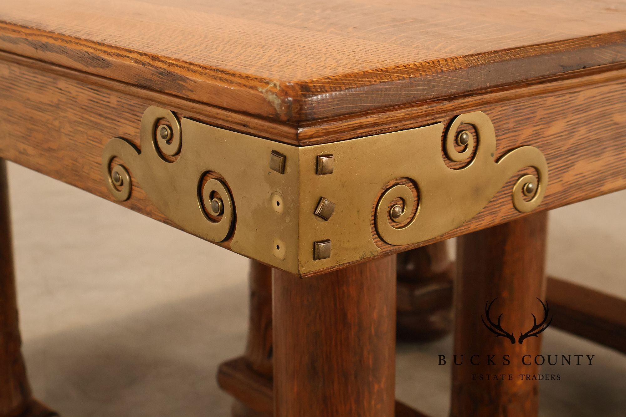 Antique Victorian Oak Expandable Dining Table