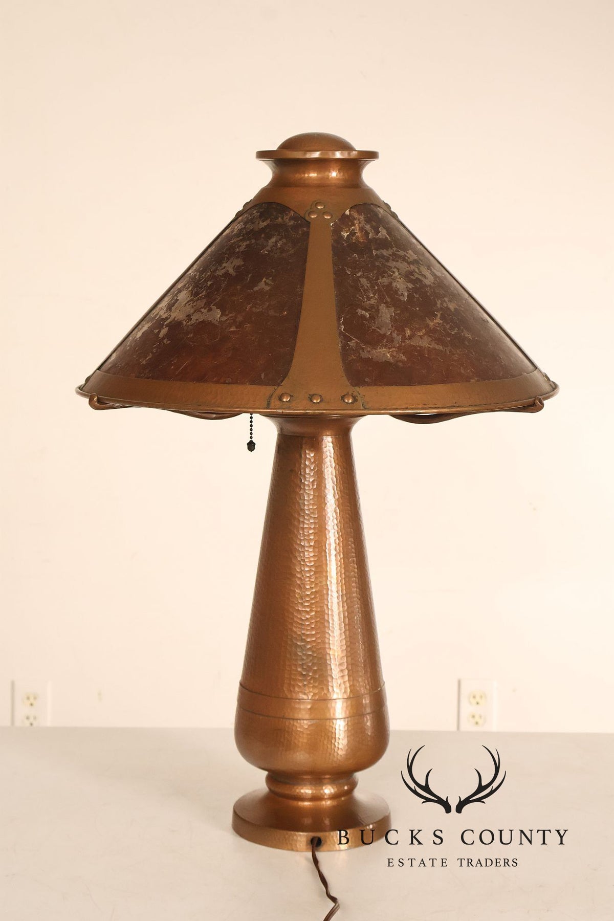Antique Benedict Studios Arts And Crafts Hammered Copper And Mica Table Lamp