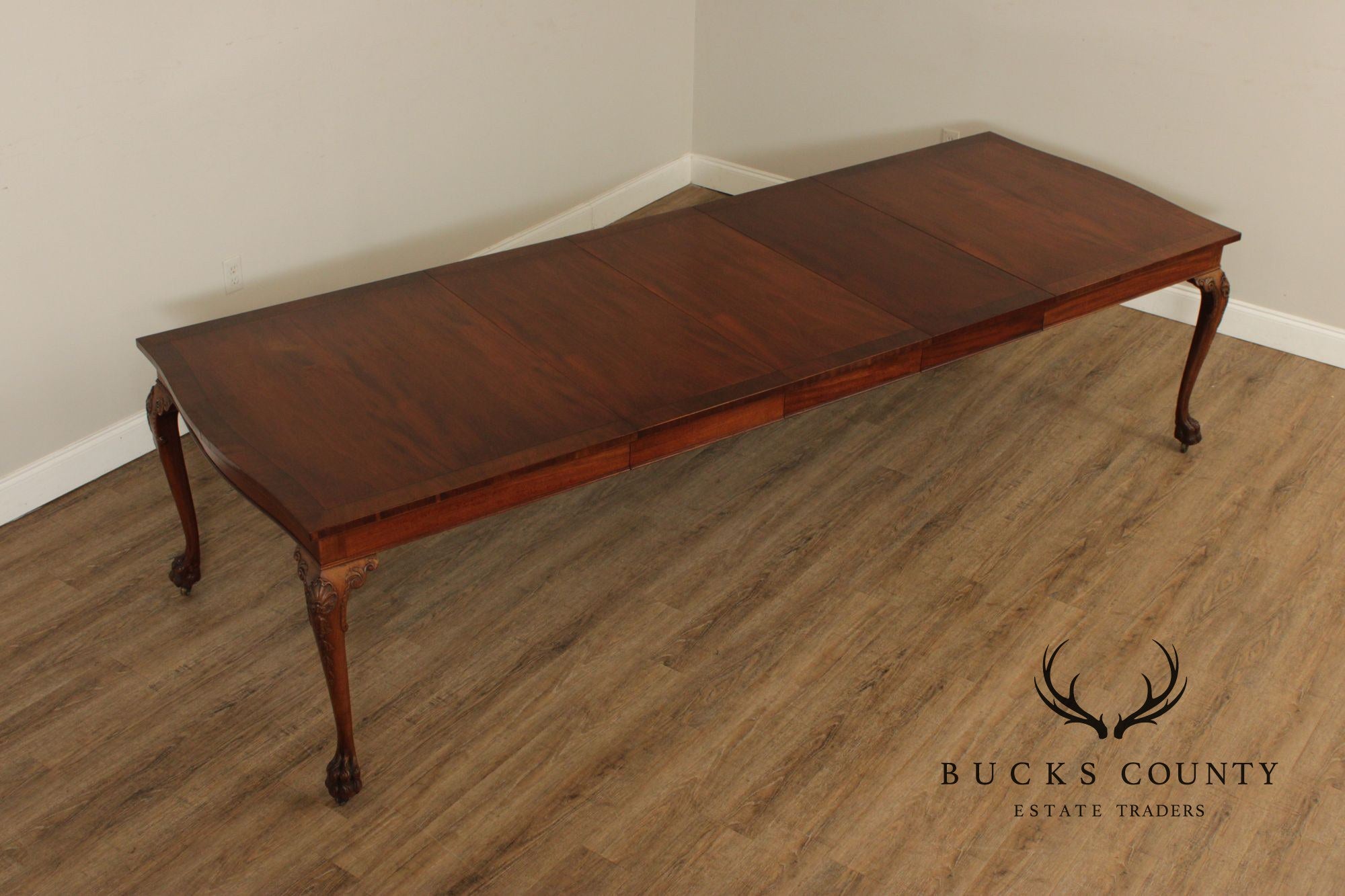 Irish Georgian Style Expandable Mahogany Dining Table