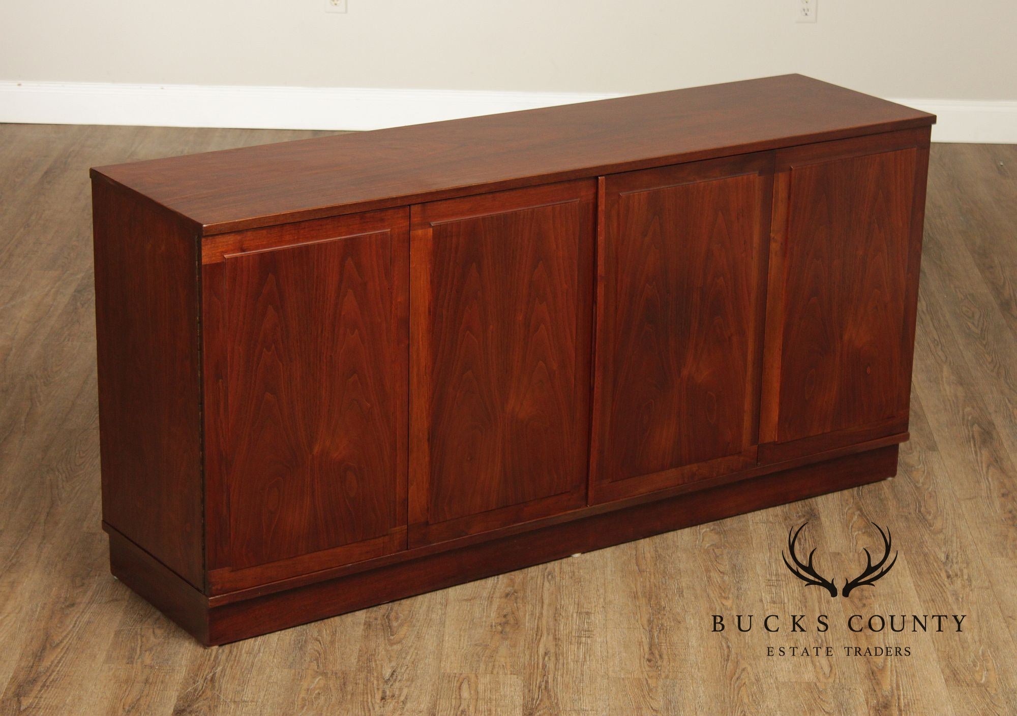 Jack Cartwright Mid-Century Modern Walnut Credenza Sideboard