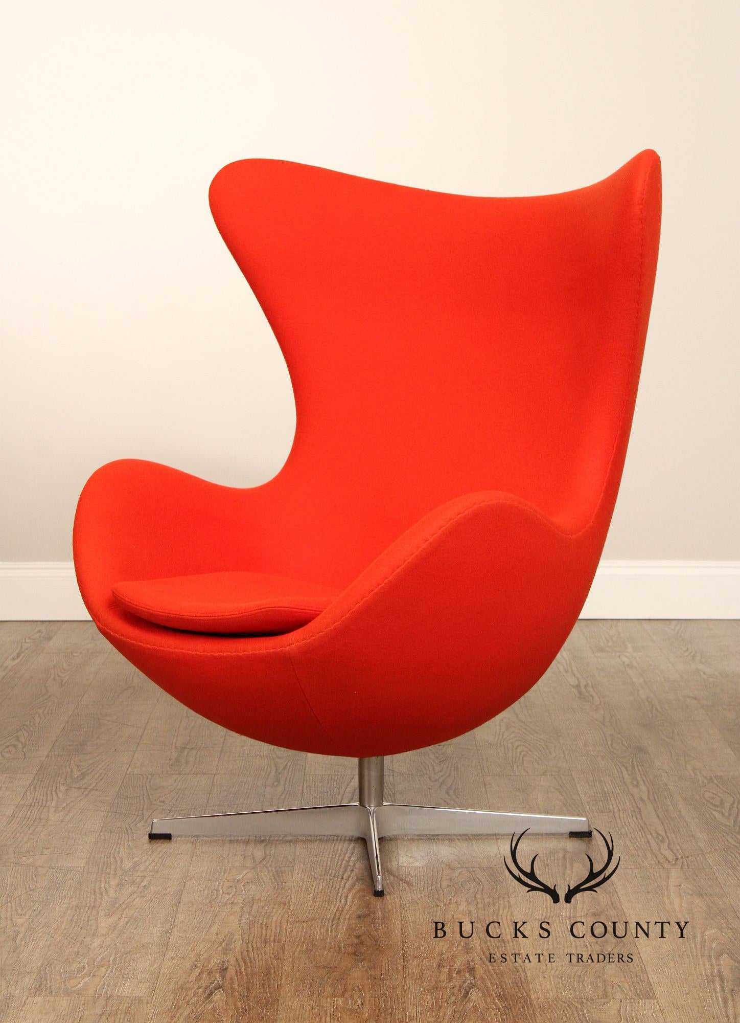 Arne Jacobsen for Fritz Hansen Pair of 'Egg Chairs'