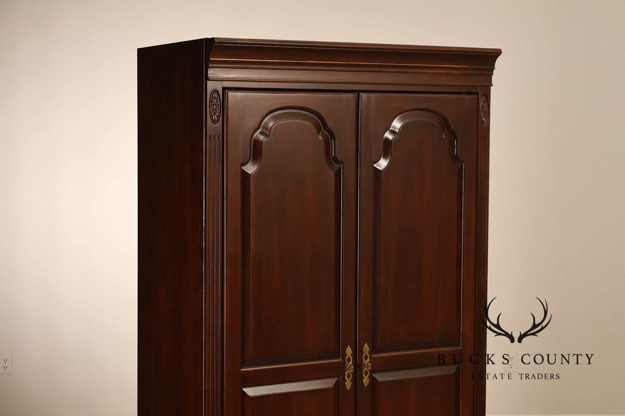 Ethan Allen Georgian Court Collection Traditional Entertainment Armoire Cabinet