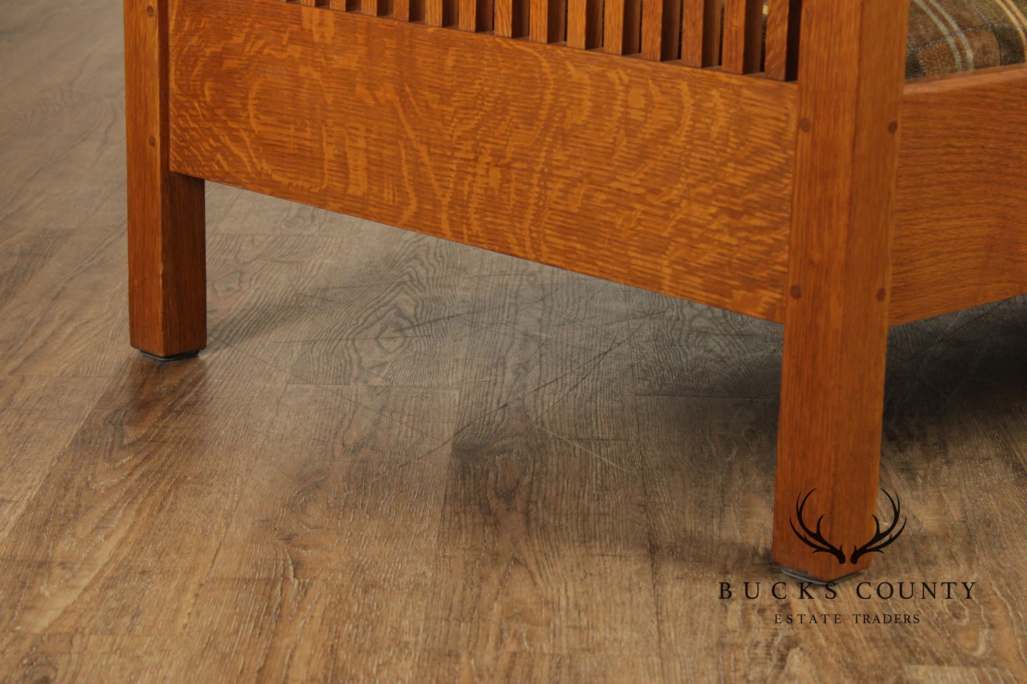 Stickley Mission Collection Oak Spindle Settle