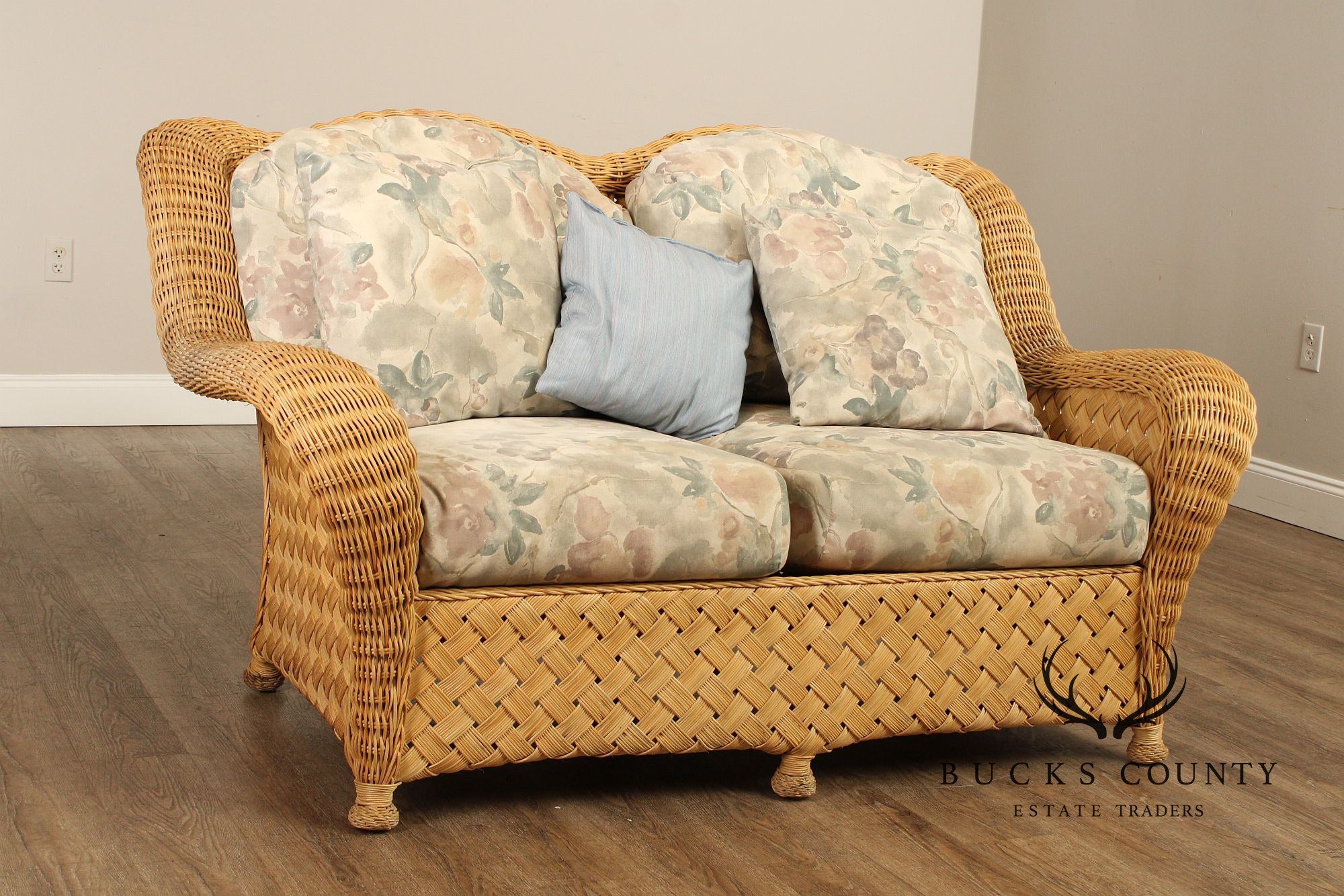 Quality Vintage Wicker Loveseat Sofa