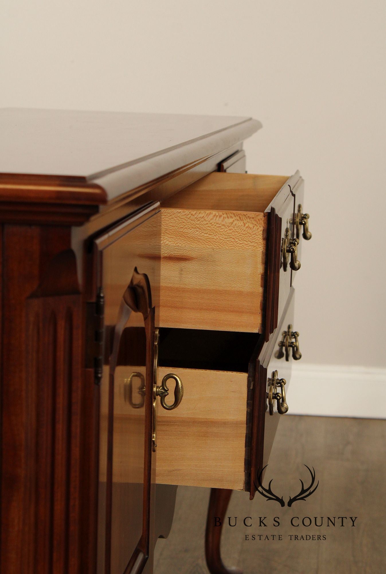 Thomasville Queen Anne Style Cherry Sideboard