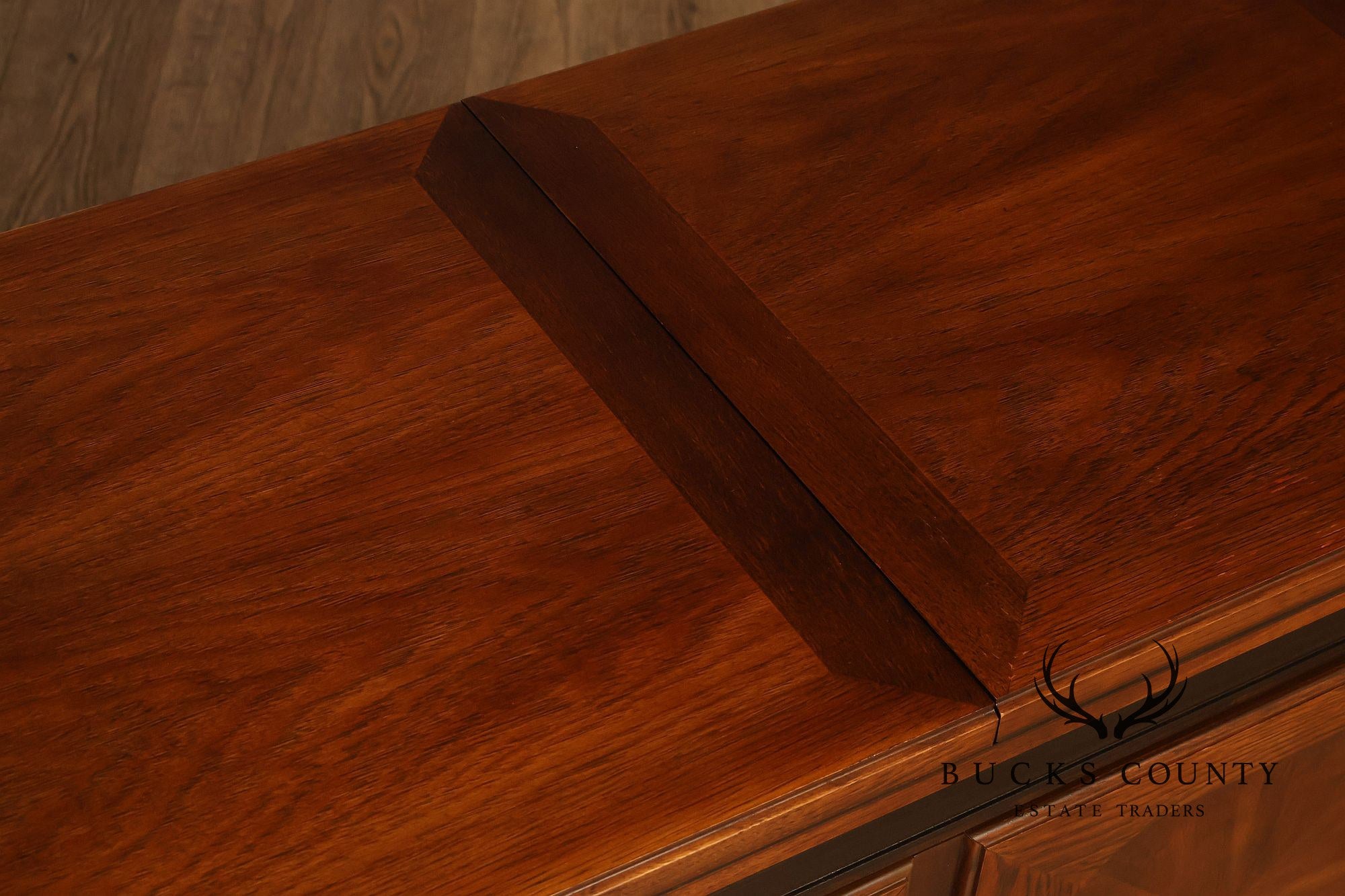 Thomasville 'Embassy' Asian Inspired Flip-Top Server