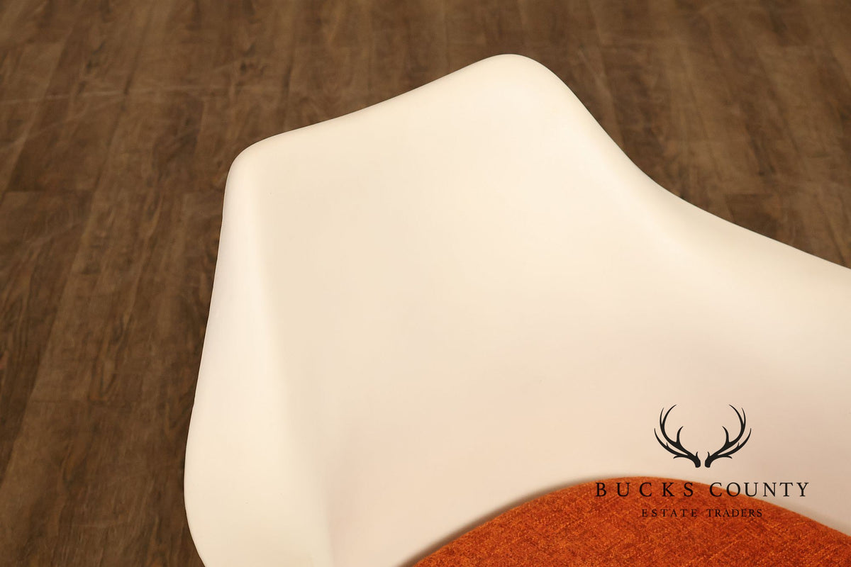 Eero Saarinen Mid Century Modern Set of Four Tulip Armchairs