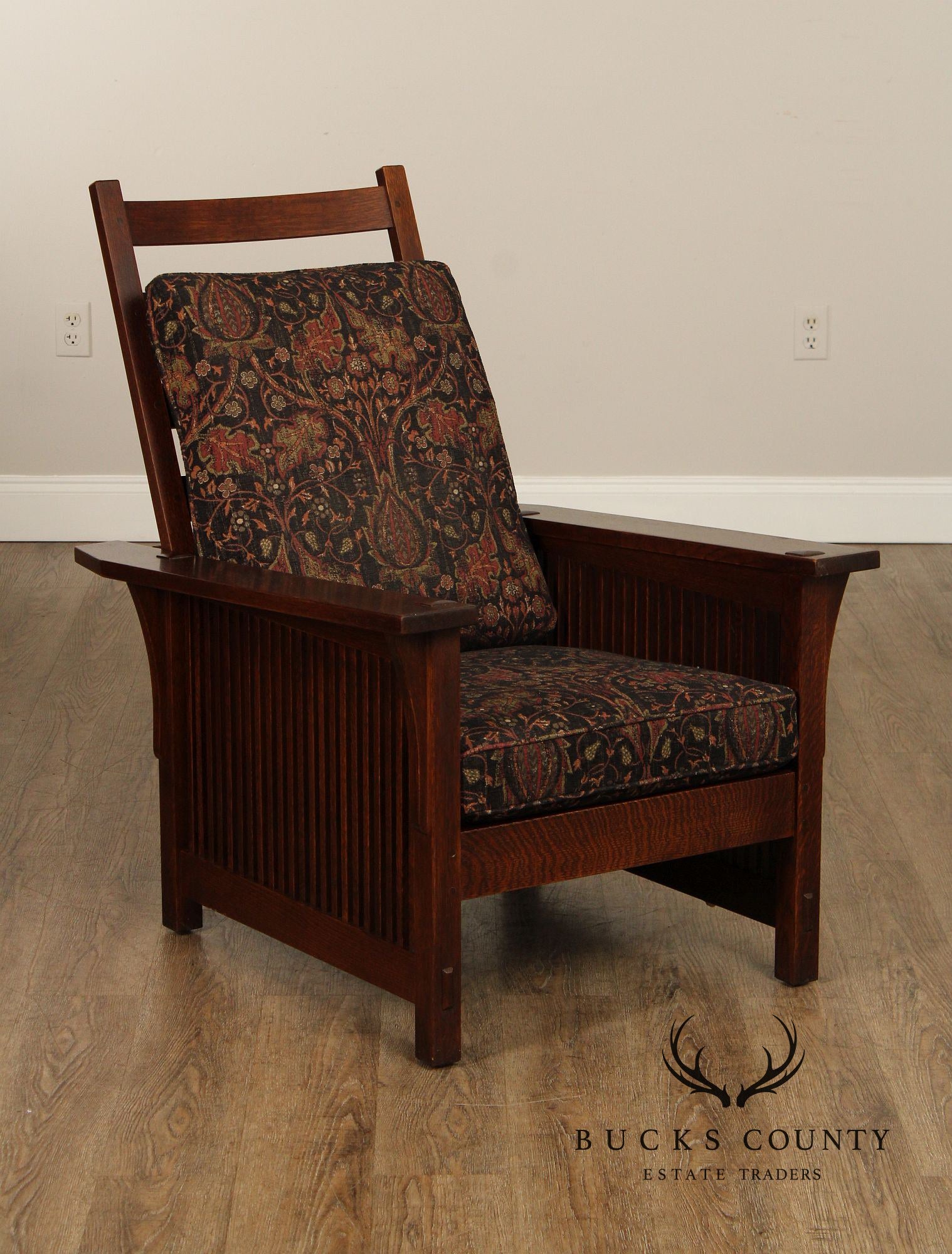 Stickley Mission Collection Oak Compact Spindle Morris Chair