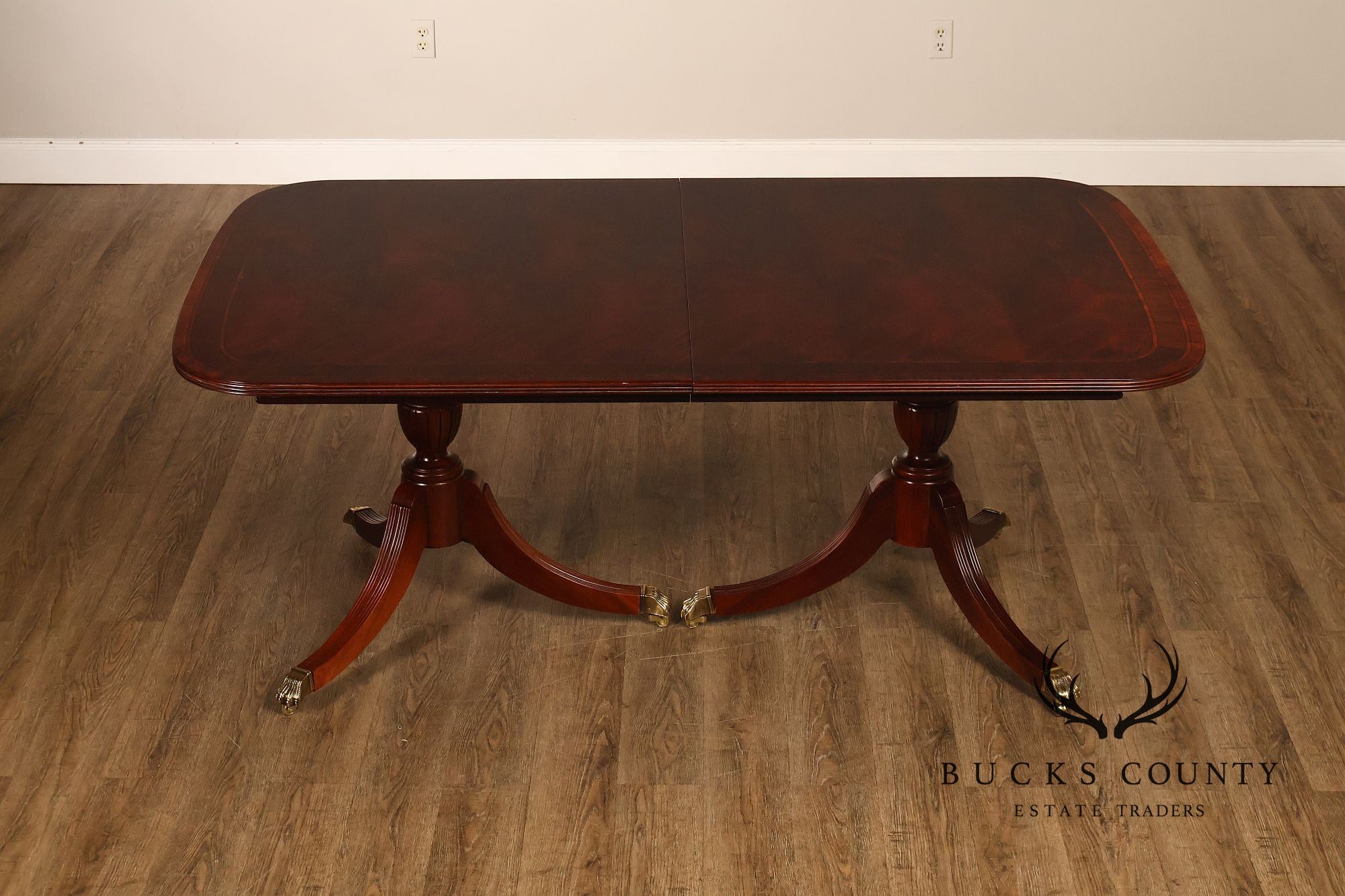 Thomasville Banded Mahogany Double Pedestal Extendable Dining Table