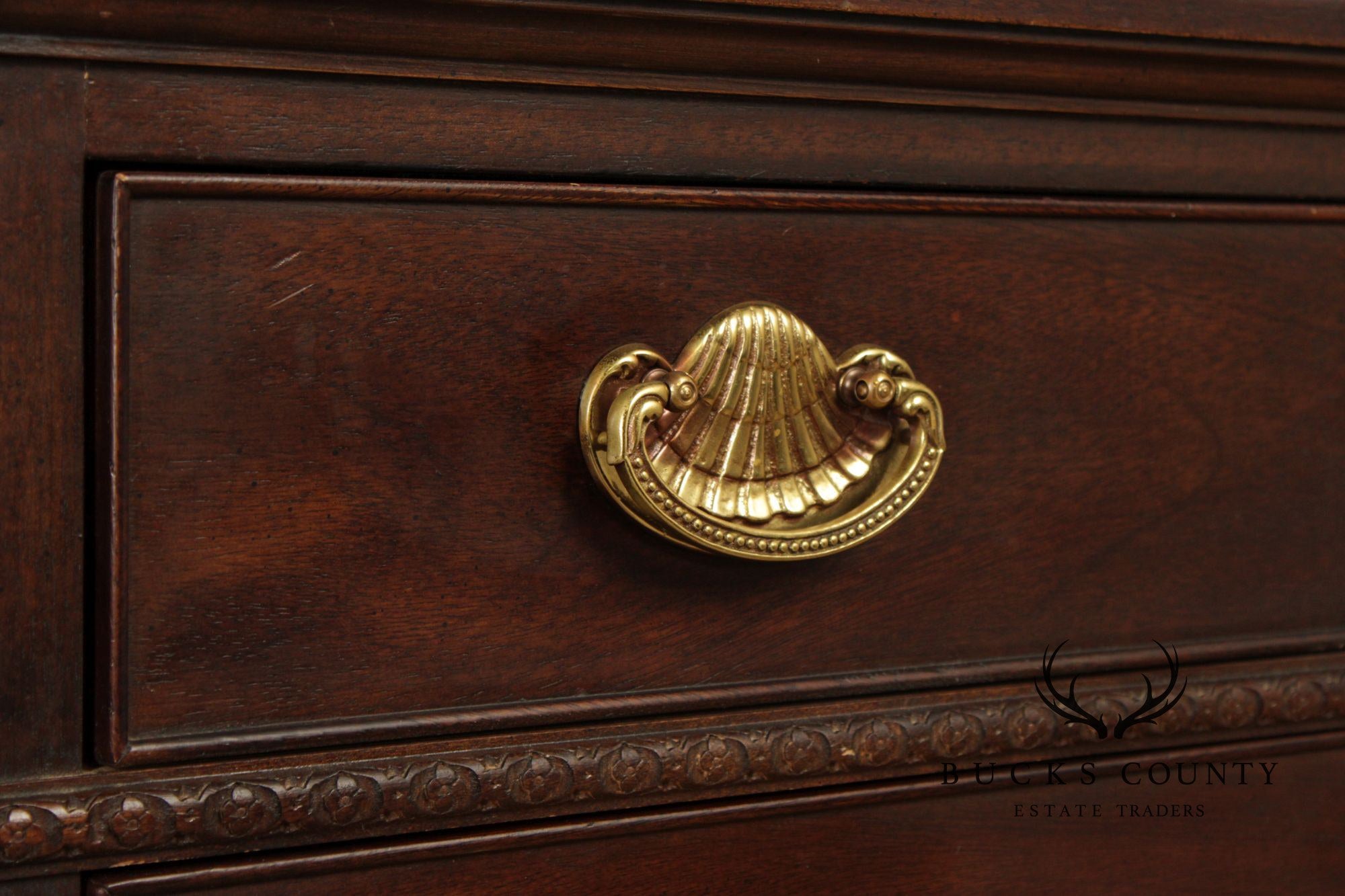 Henredon Georgian Style Mahogany Chest Of Drawers
