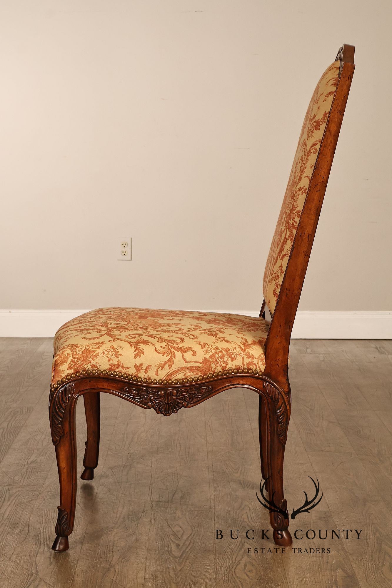 Henredon French Louis XV Style Pair of Carved Side Dining Chairs
