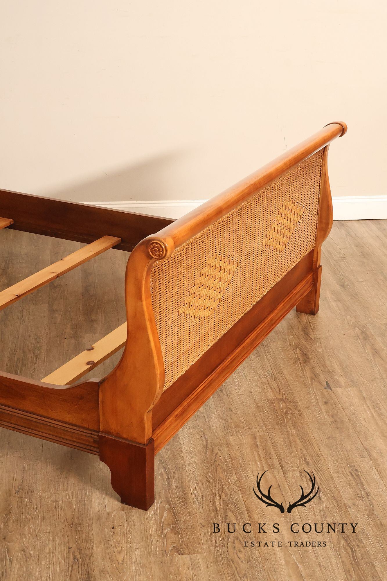 Lexington Cherry And Wicker Queen Sleigh Bed