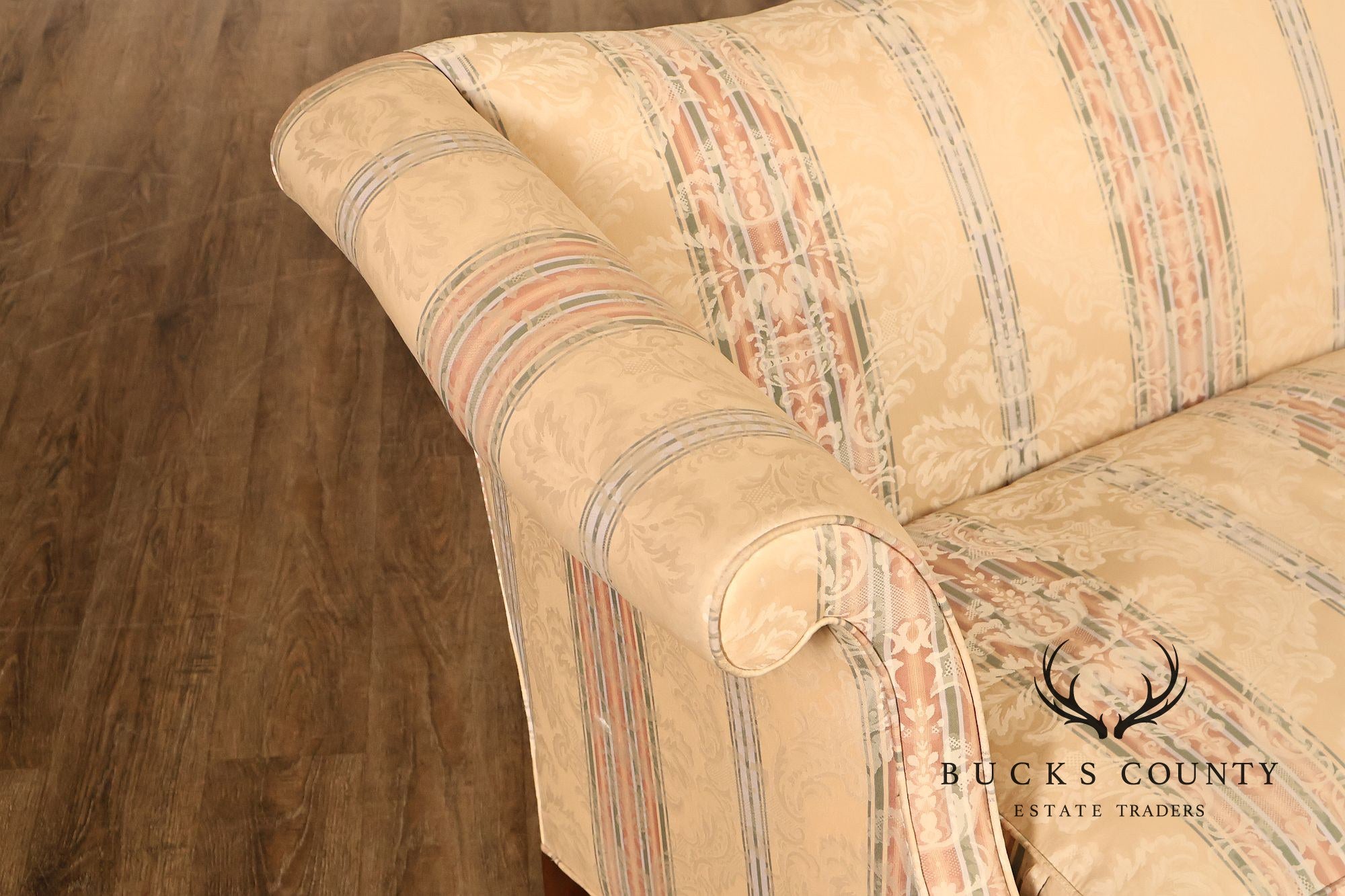 Hickory Chair 'Historical James River Plantations' Mahogany Camelback Sofa