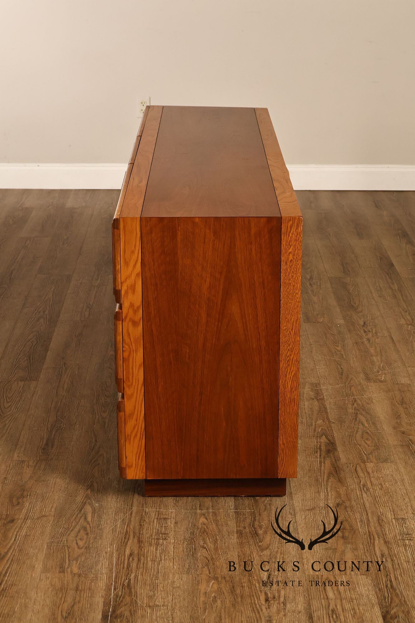 Lane Mid Century Modern Walnut 9 Drawer Dresser