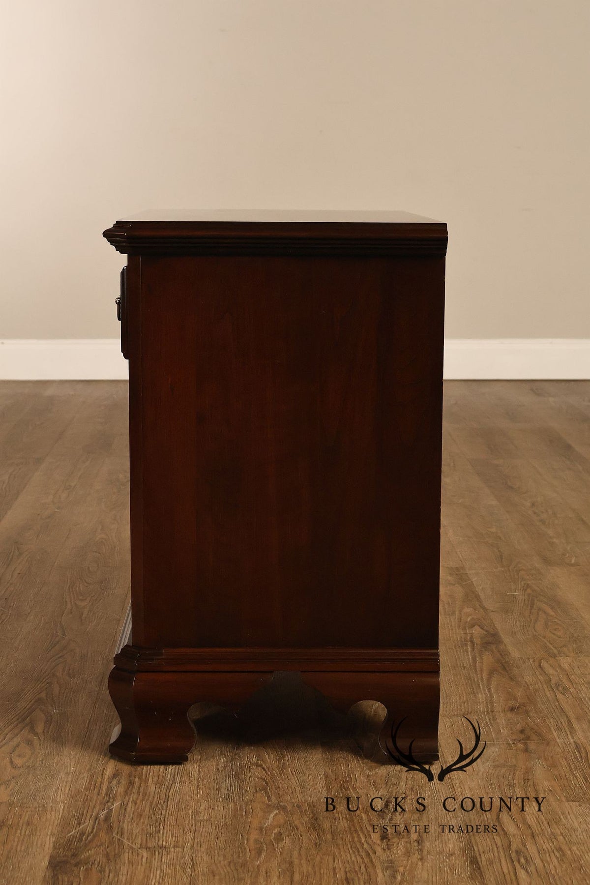 Ethan Allen 'Georgian Court' Pair of Cherry Open Nightstands