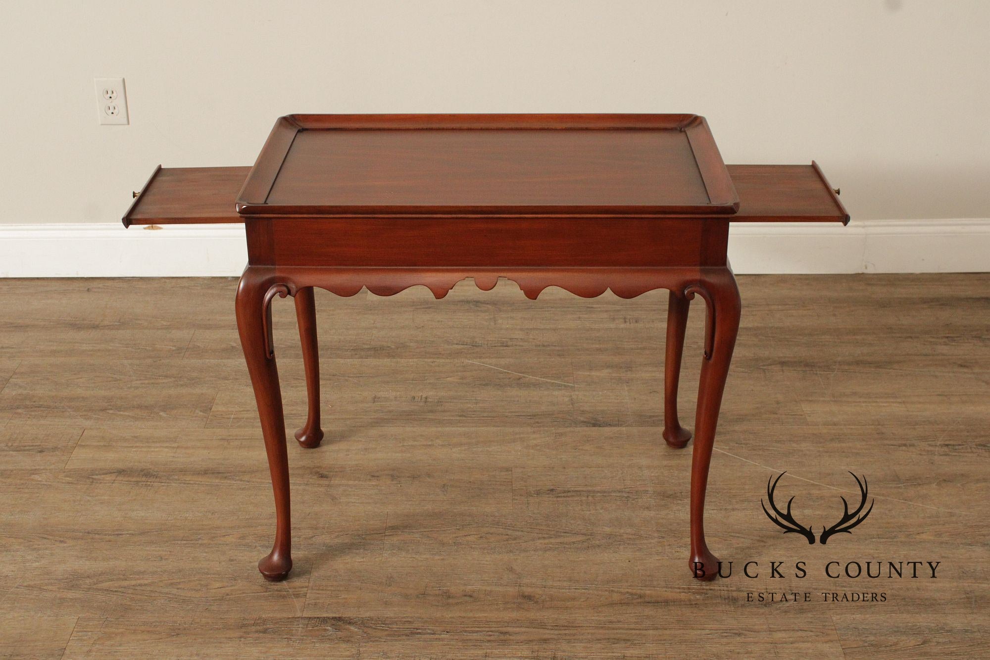 Henkel Harris Queen Anne Style Cherry Tea Table