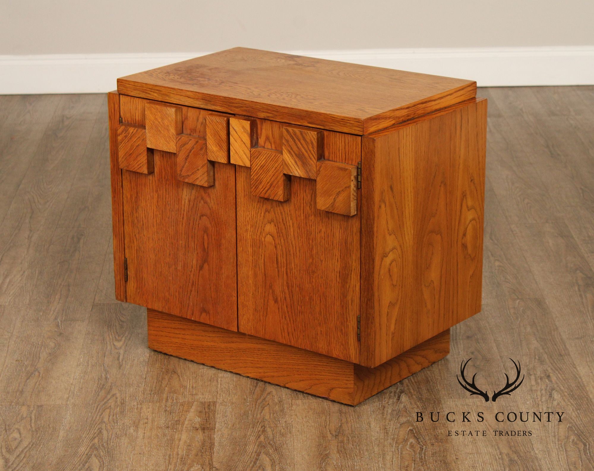 Lane Mid Century Modern Pair of Brutalist Oak Nightstands