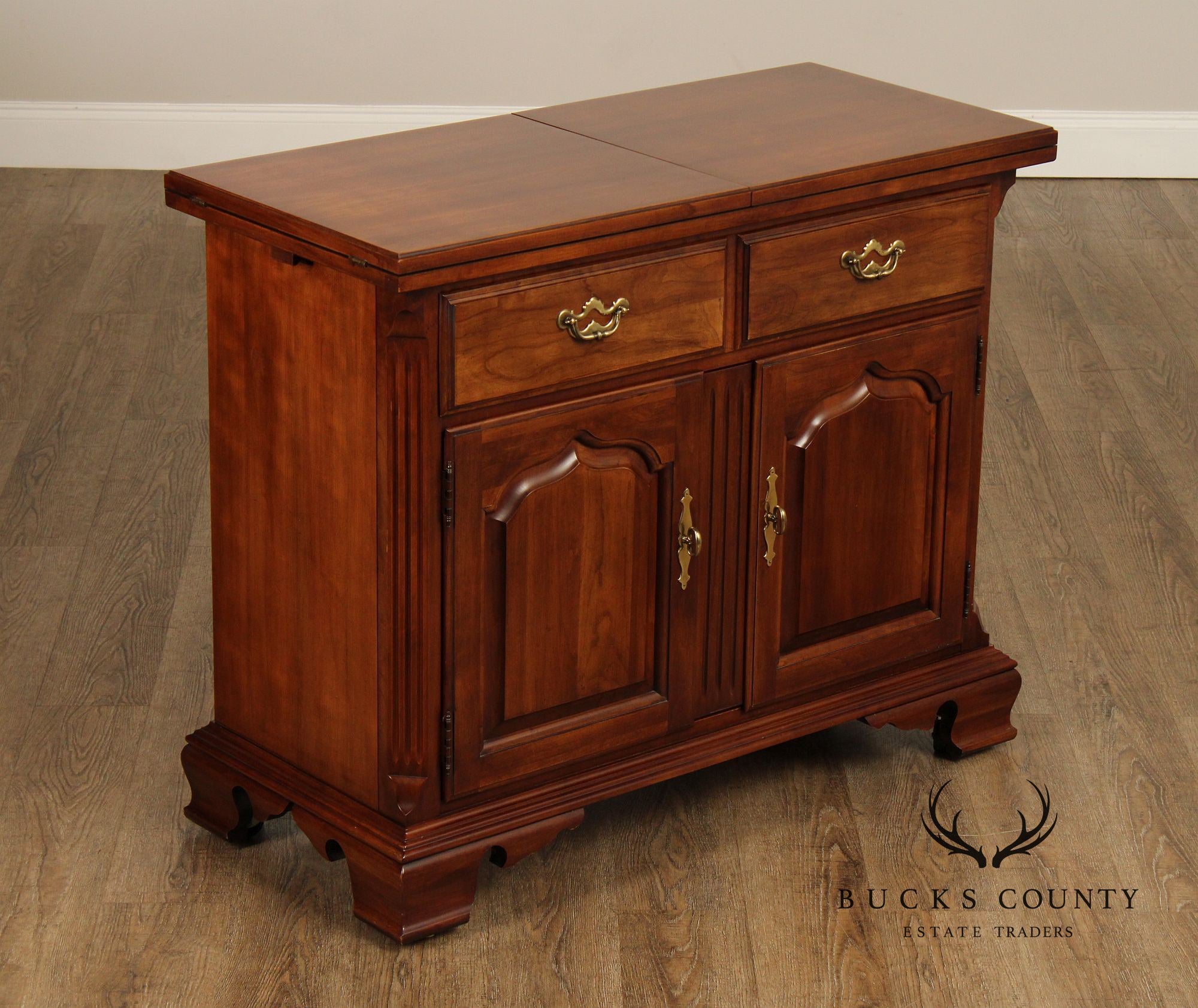 Thomasville Winston Court Chippendale Style Cherry Flip Top Server