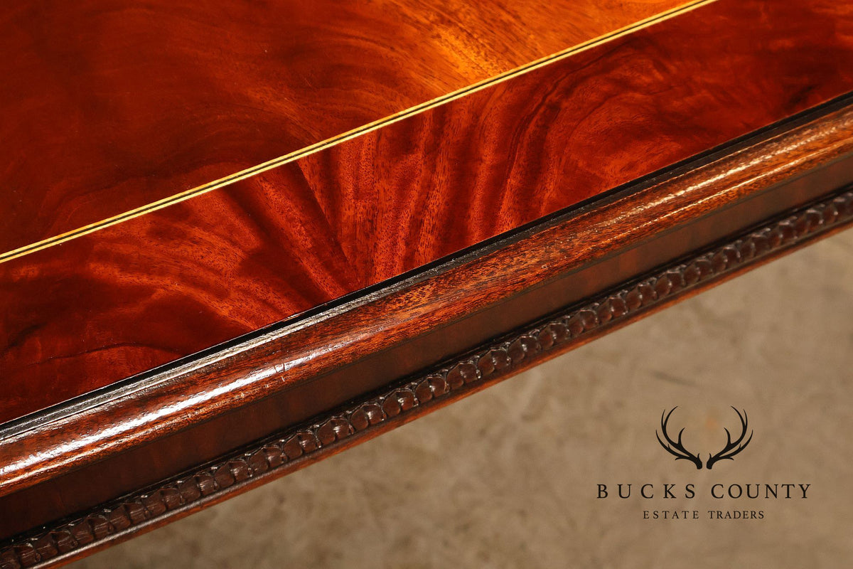 Henredon Georgian Style Banded Mahogany Expandable Dining Table