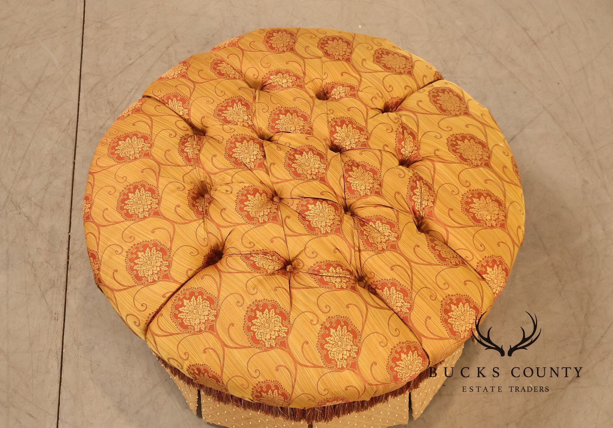 Key City Furniture Tufted Round Upholstered Ottoman With Fringe Skirt