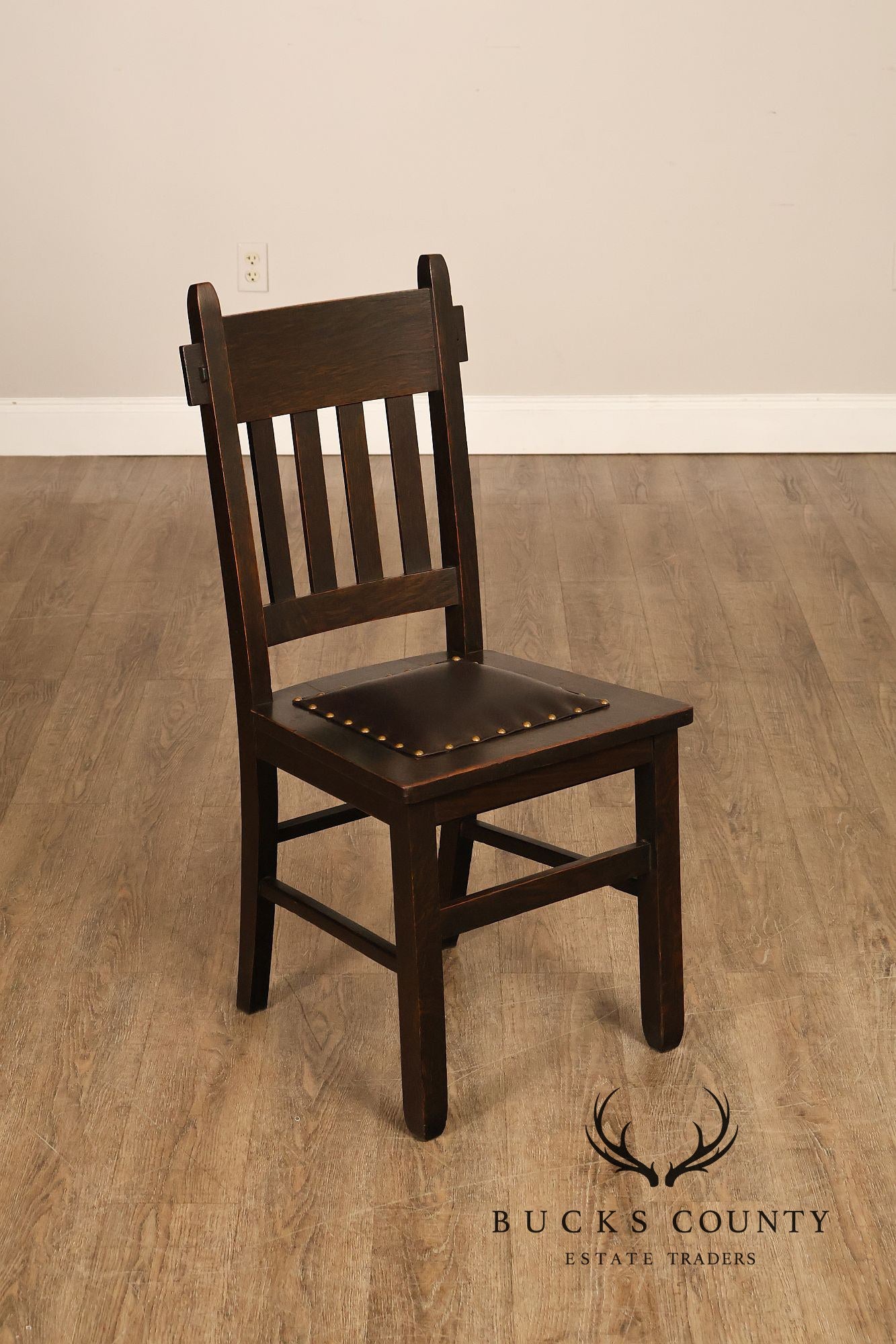 Mission Style Antique Oak Rabbit Ear Side Chair With Leather Seat