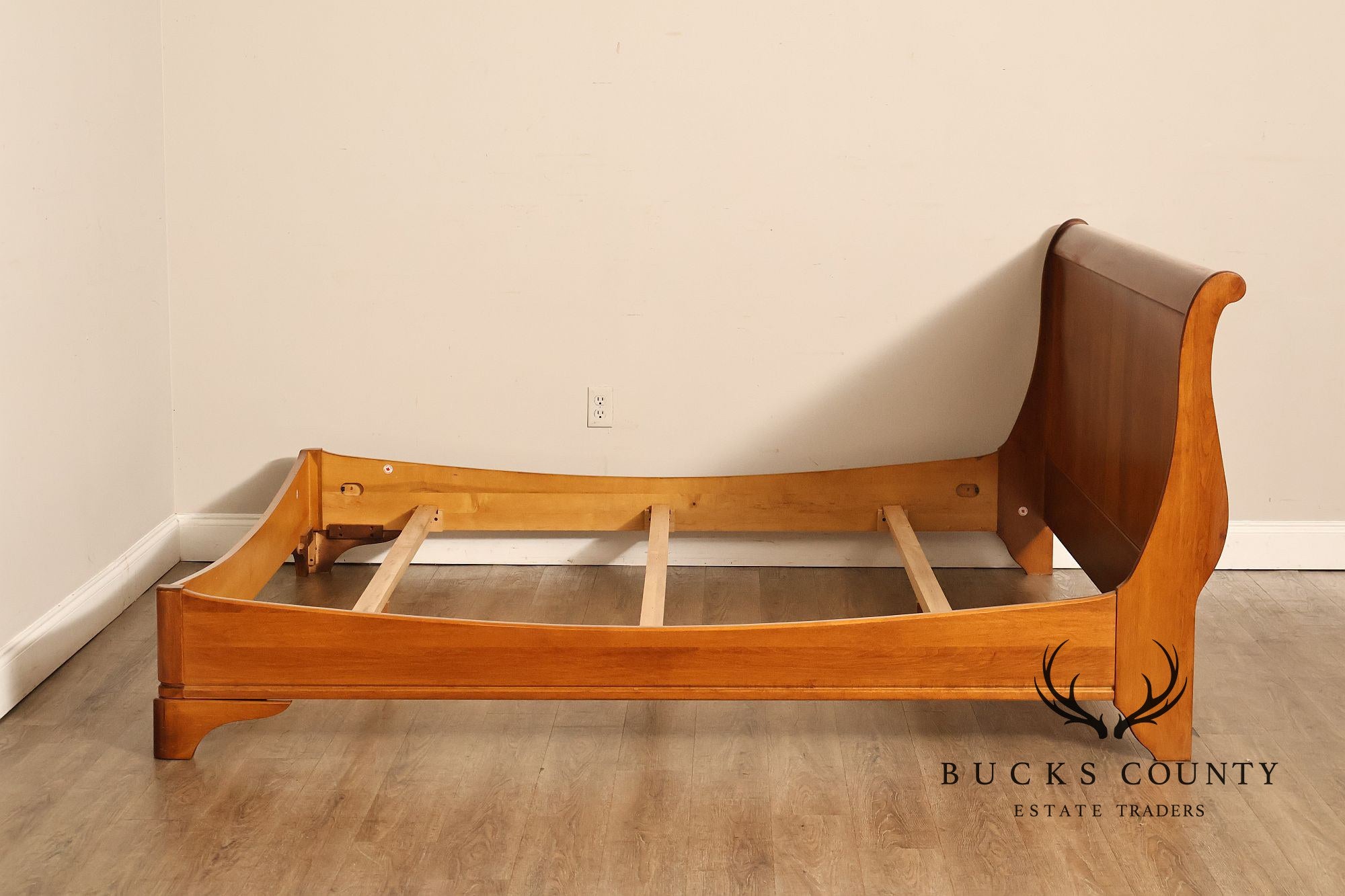 HPL Shermag Maple King Size Sleigh Bed