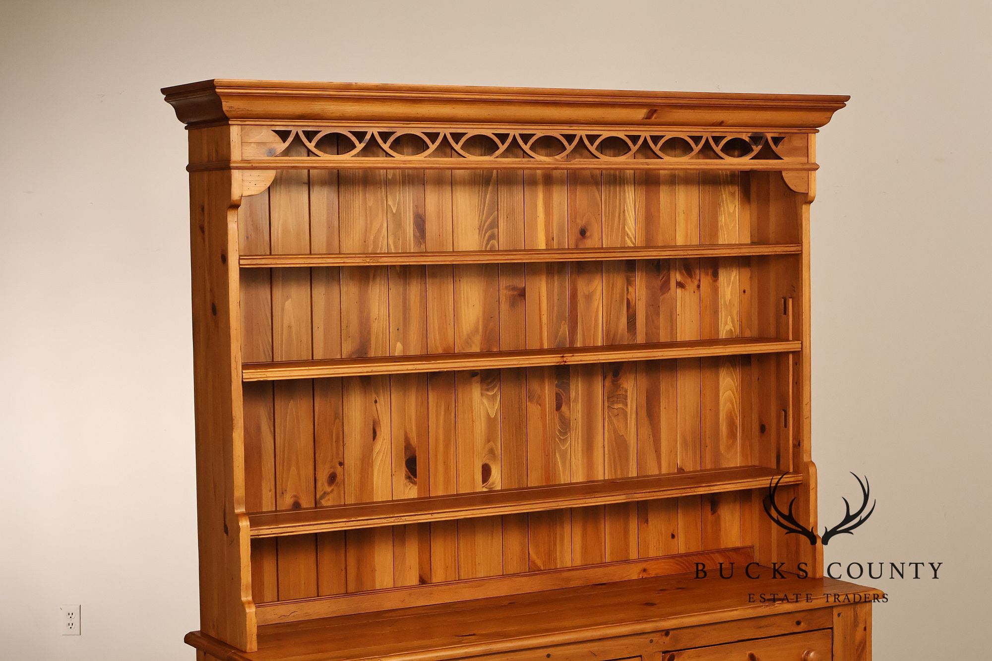 Ethan Allen Country Crossings Pine Set Back Hutch