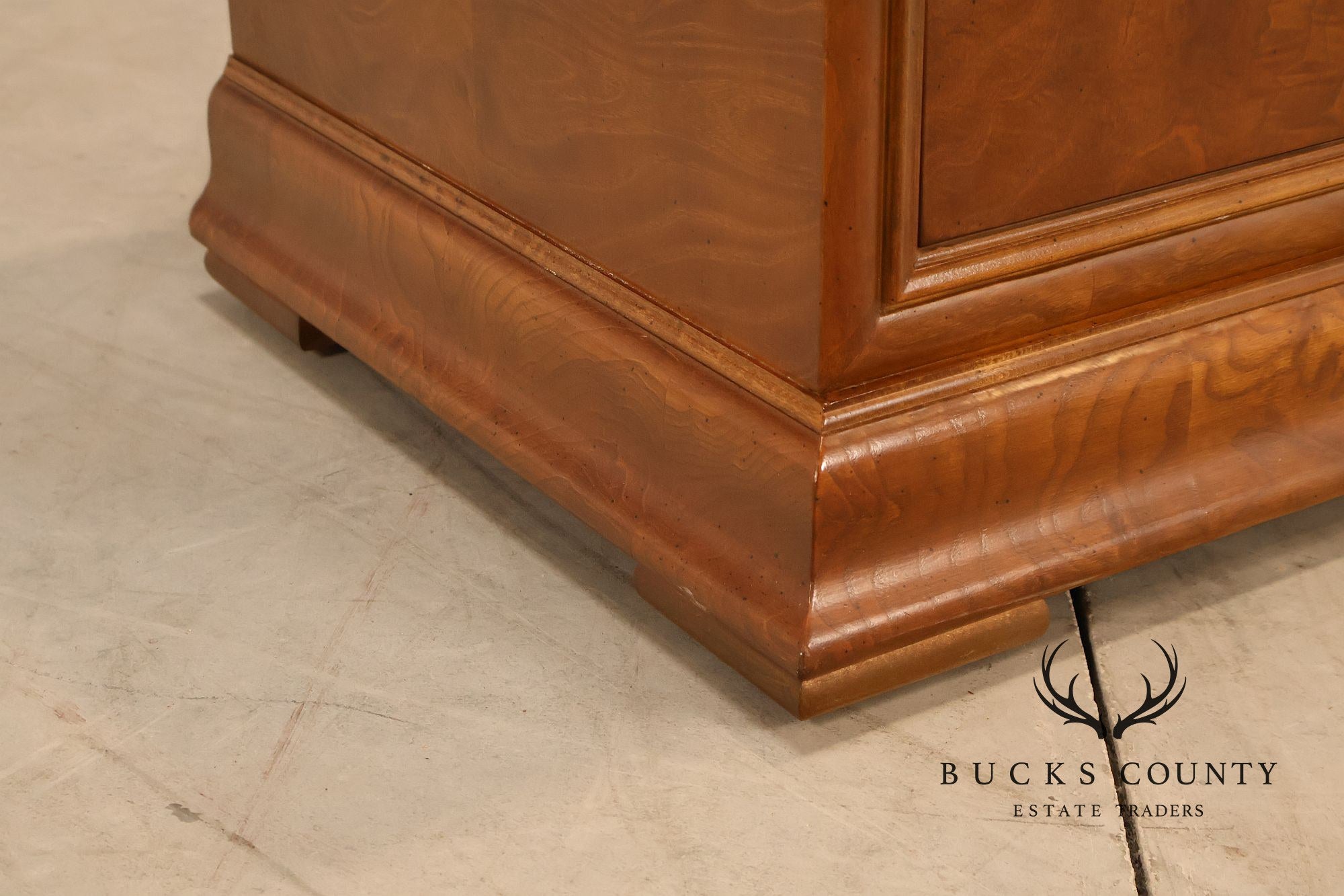 Henredon 'Charles X' Pair of  Burlwood Nightstands