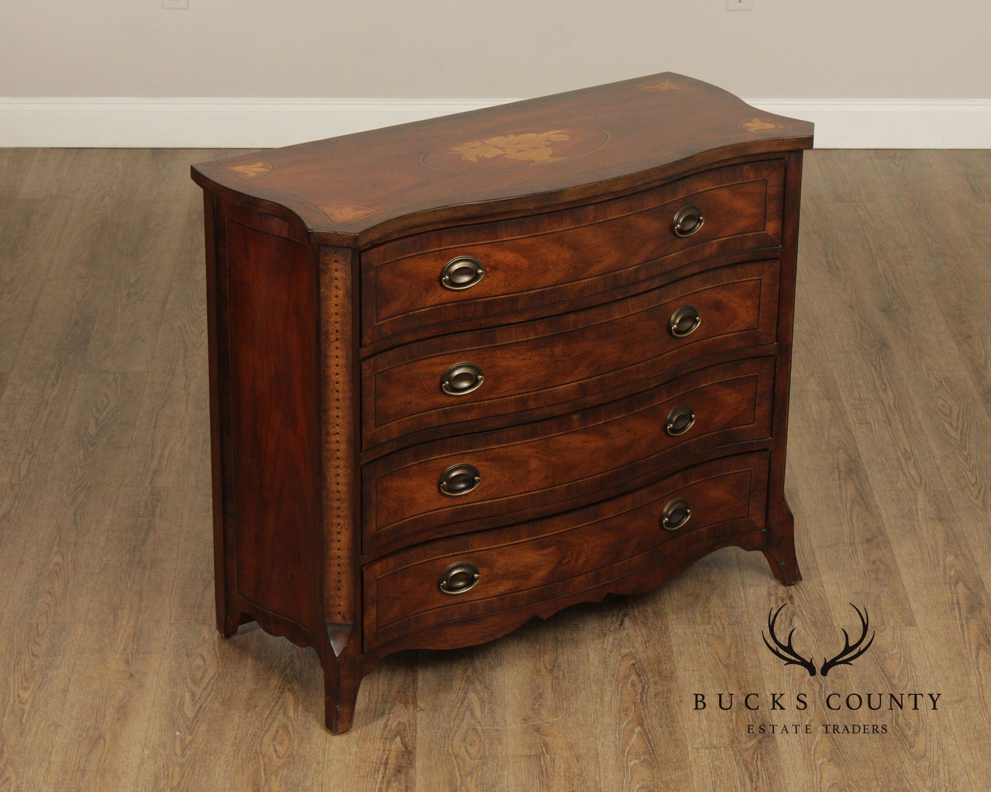 Hooker Furniture Hepplewhite Style Mahogany Chest of Drawers