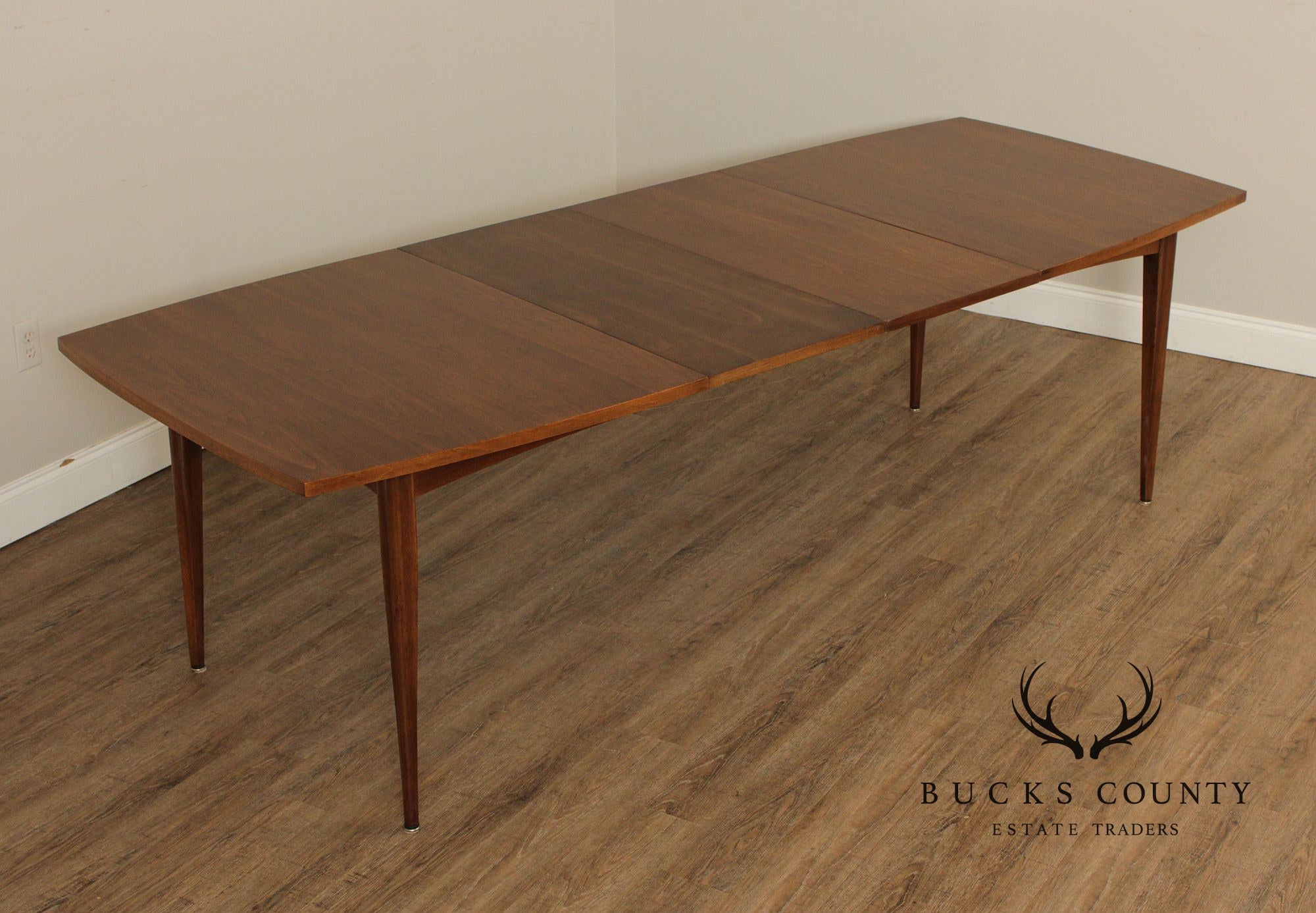 Broyhill Emphasis Mid Century Modern Walnut Expandable Dining Table