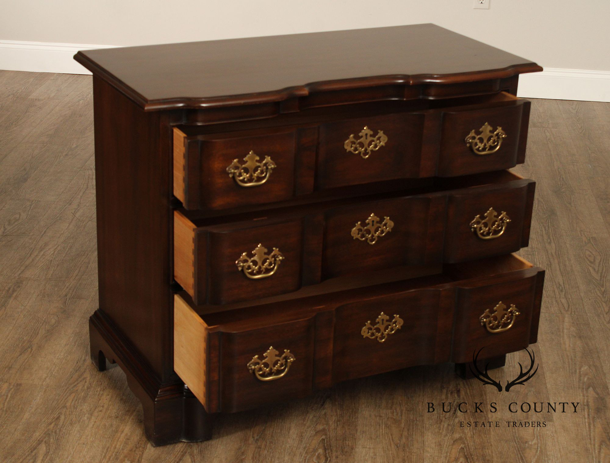 Drexel '18th Century Classics' Mahogany Blockfront Chest