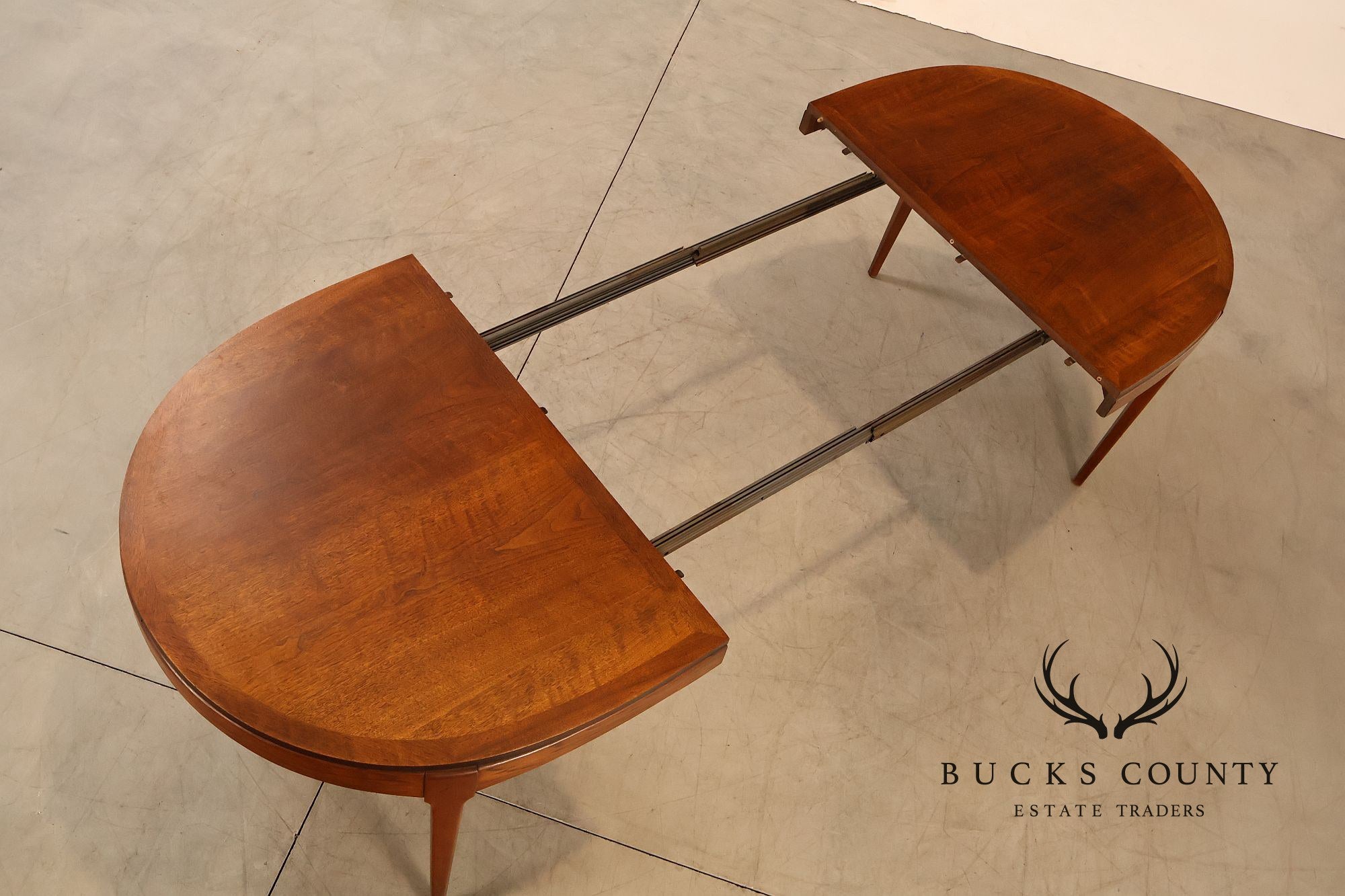 Lane 'Rhythm' Mid Century Modern Walnut Expandable Dining Table