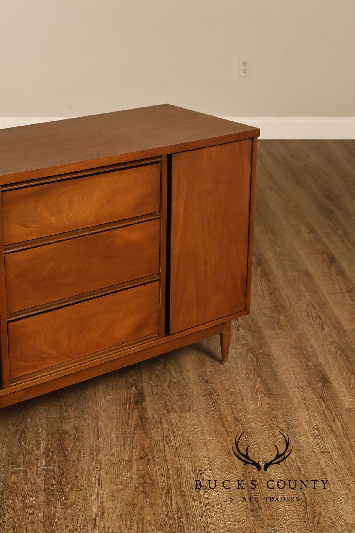 Mid Century Modern Broyhill Pacemaker Walnut Credenza Cabinet
