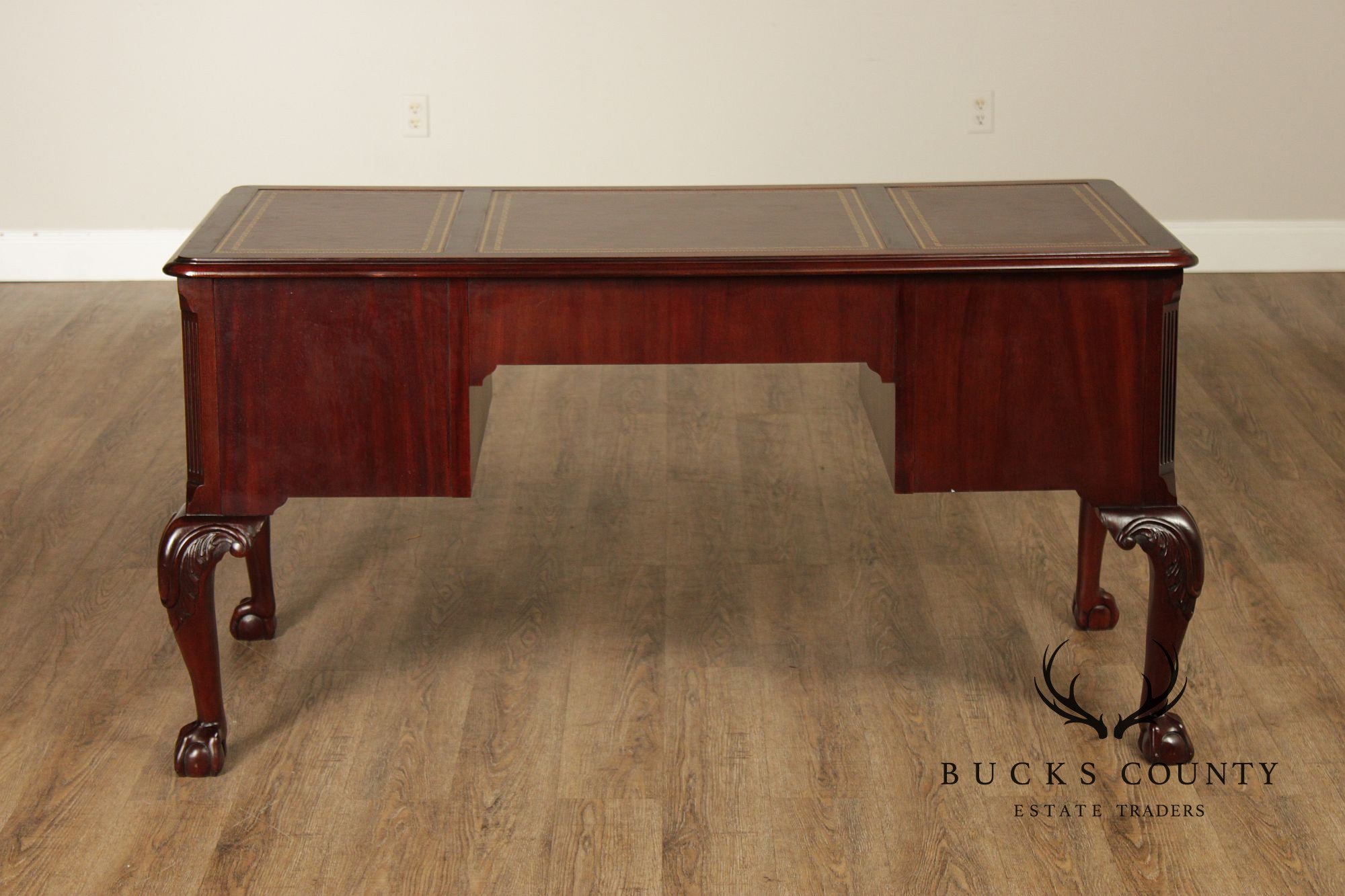 Hekman Chippendale Style Mahogany Leather Top Executive Desk