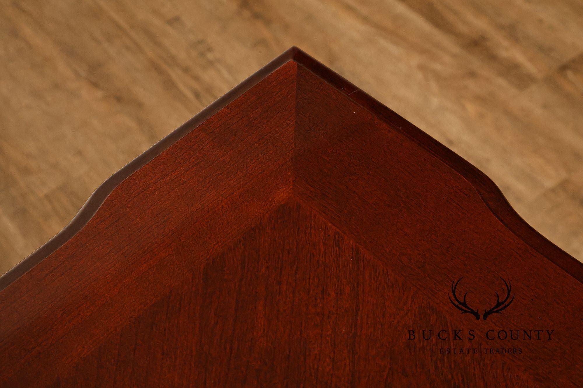 Thomasville Queen Anne Style Cherry Diamond Marquetry Extension Dining Table