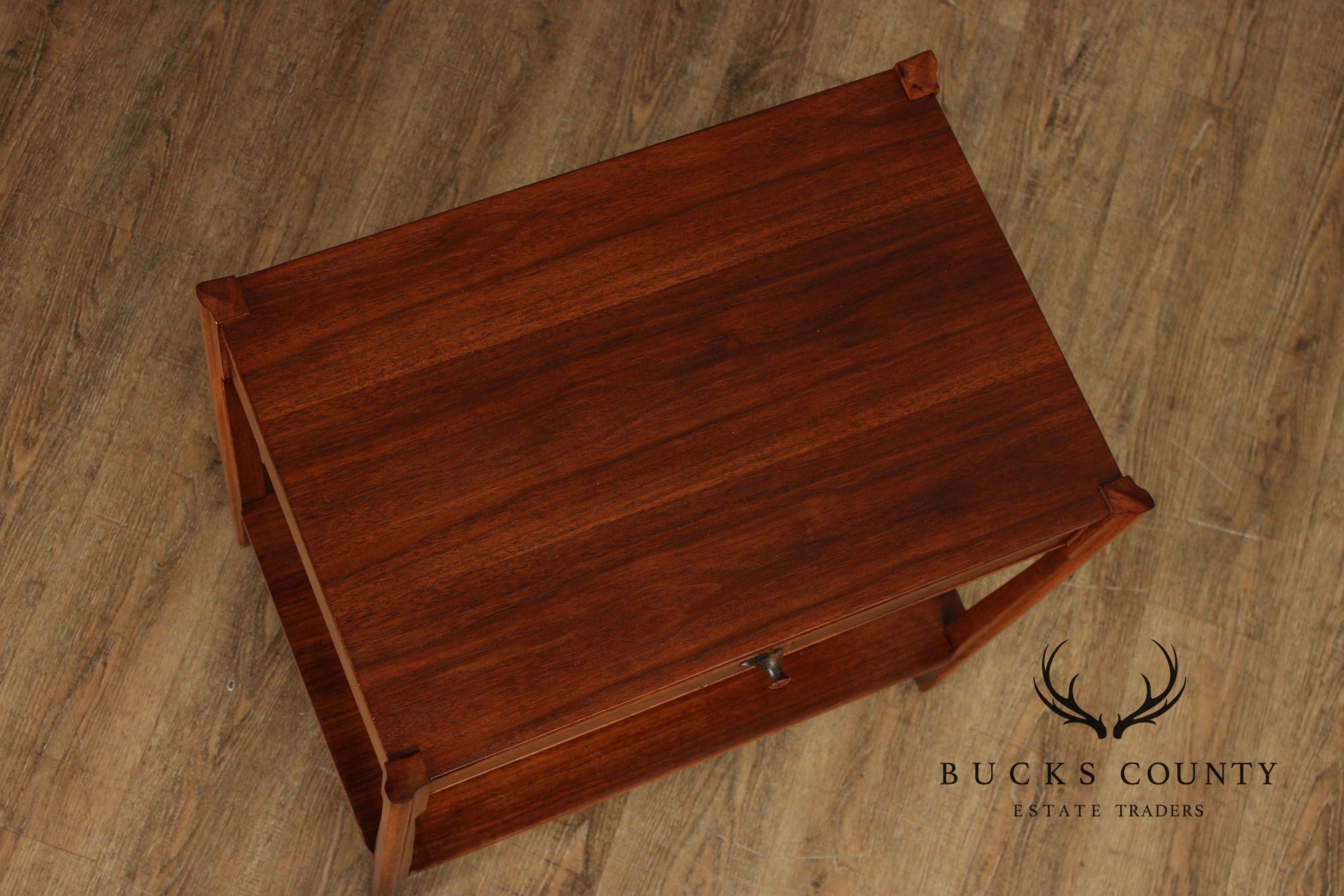 Thomasville Motif Mid Century Modern Walnut Pair Of One Drawer Nightstands