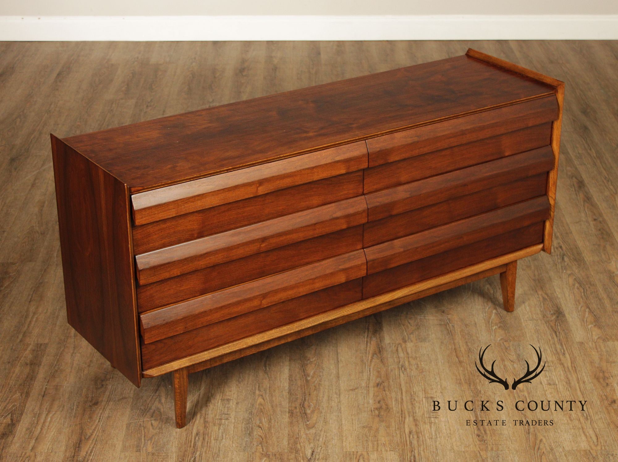 Lane 'First Edition' Mid Century Modern Walnut Dresser