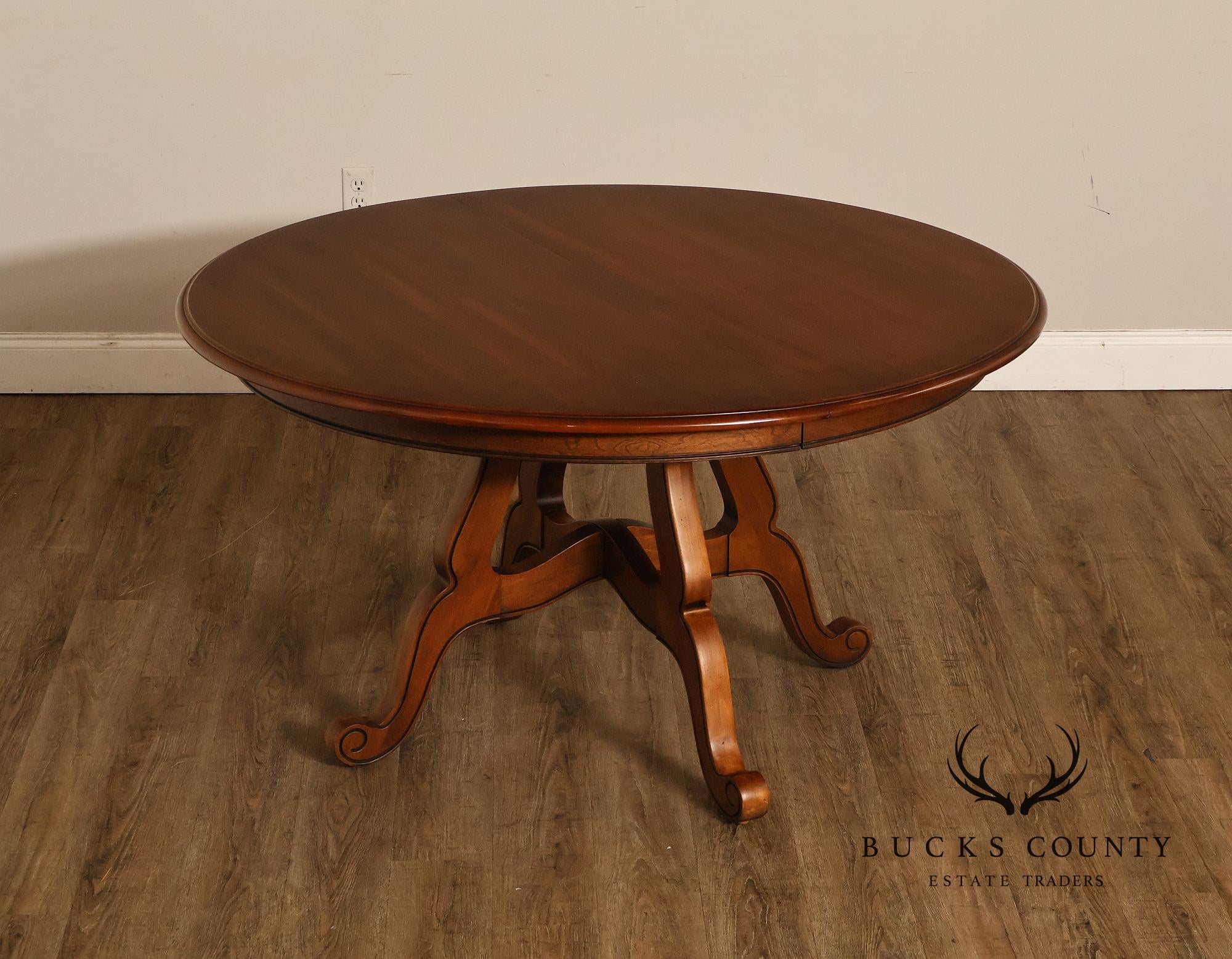 Ethan Allen Country French Style Round Extension Dining Table