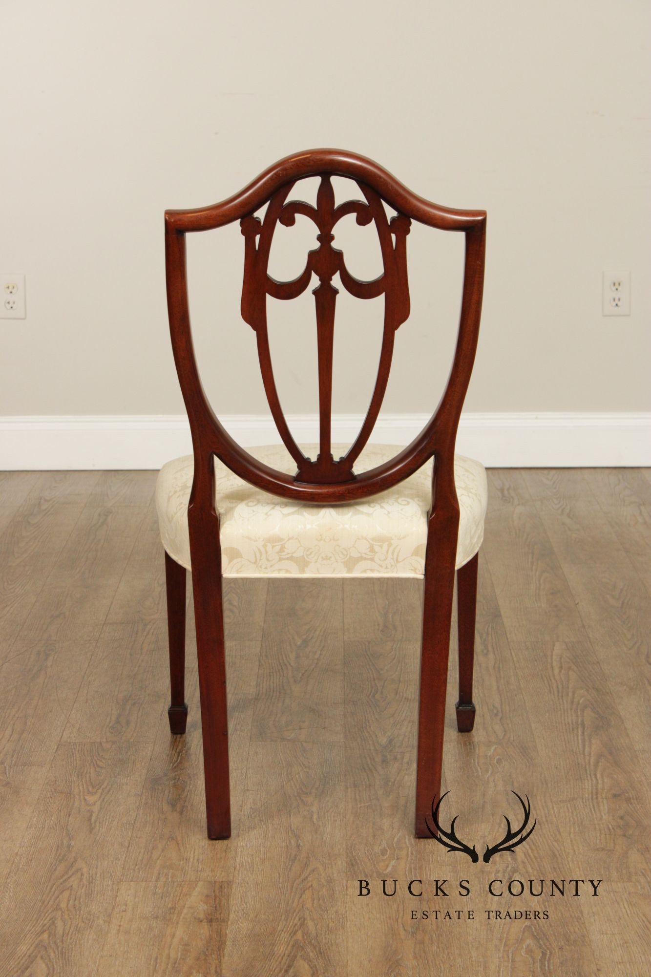 Kindel Hepplewhite Style Set of Eight Mahogany Dining Chairs