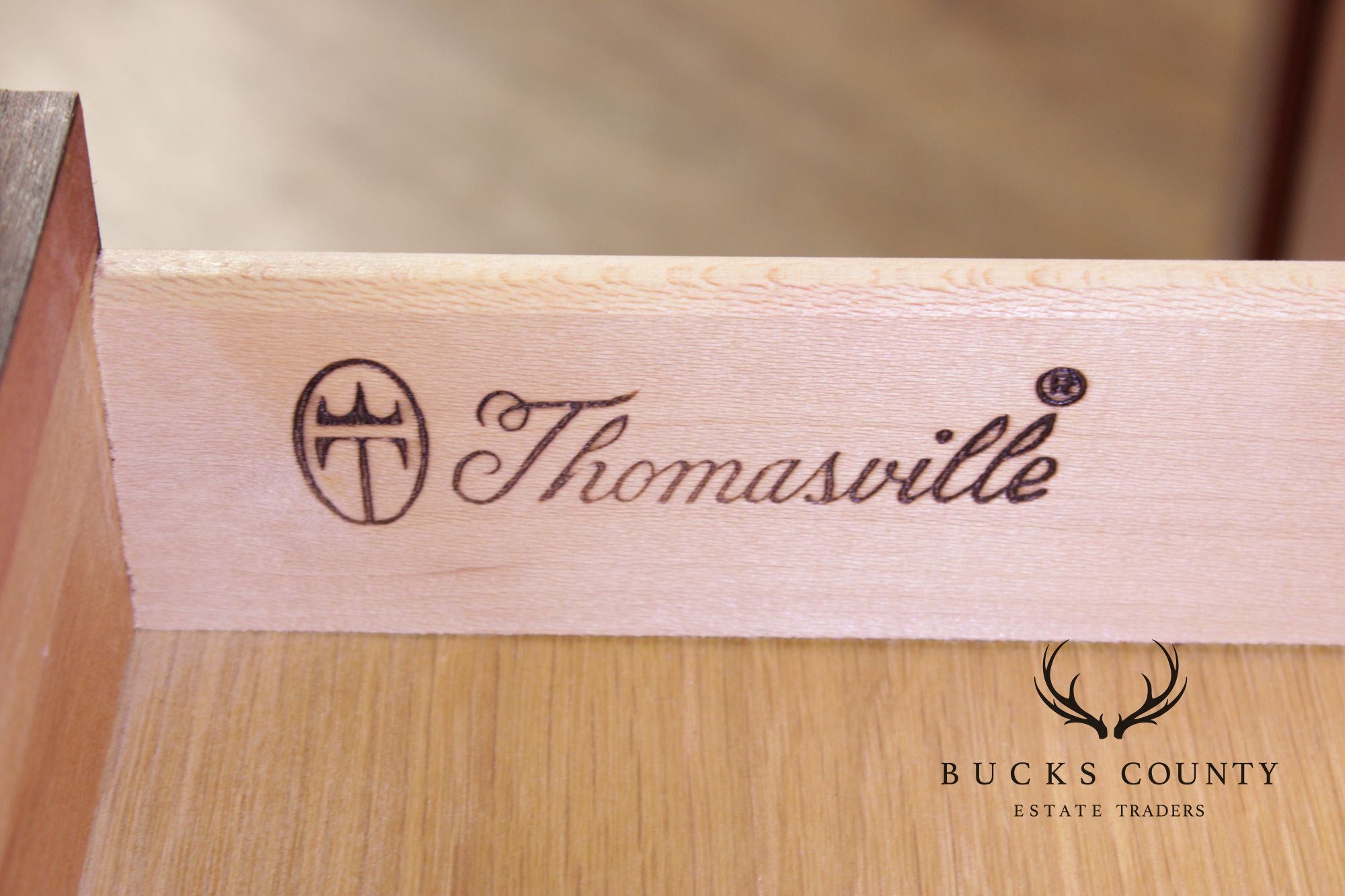 Thomasville Georgian Style Large Mahogany China Display Breakfront