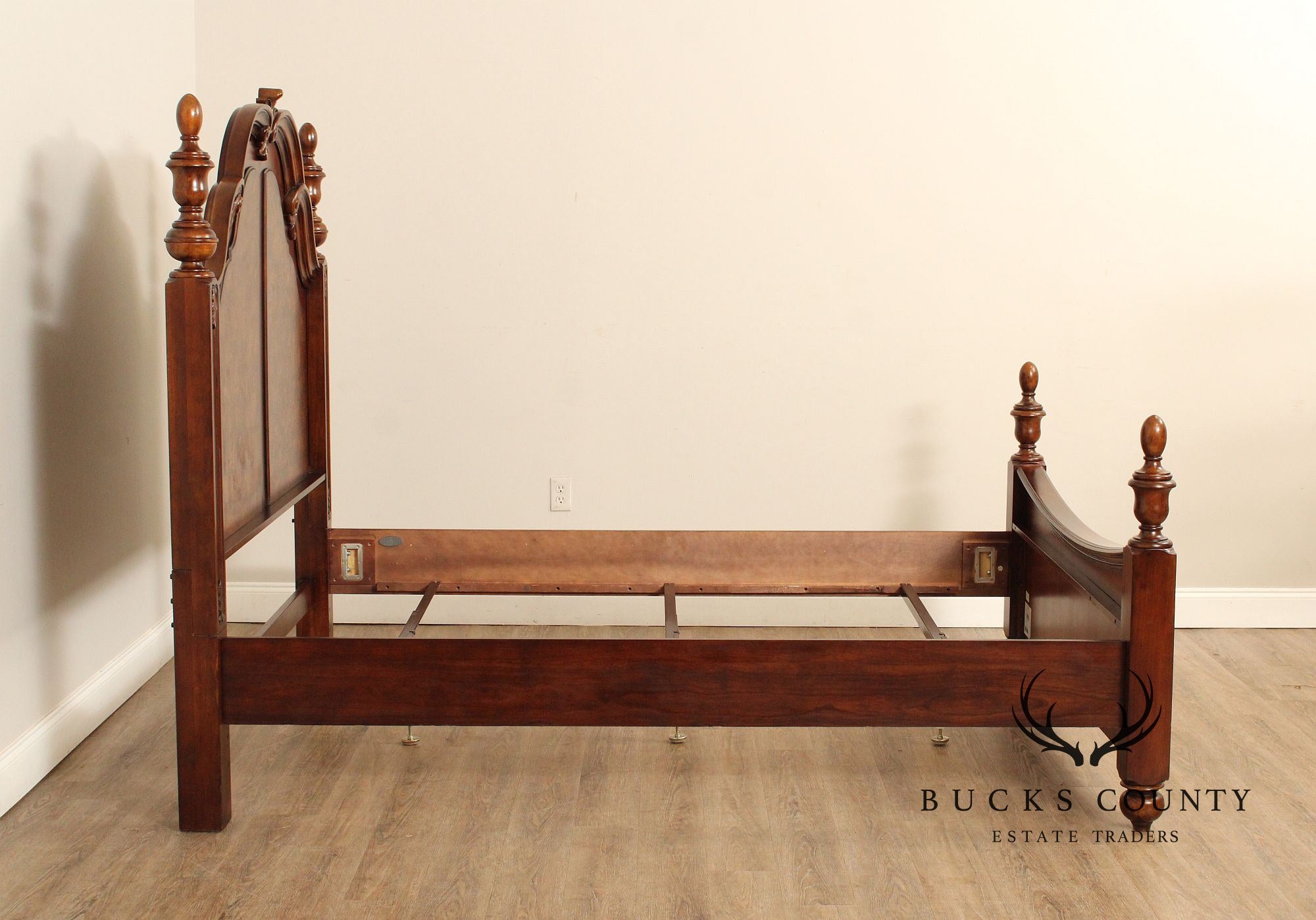 Pulaski Furniture 'Ashton Park' Burlwood Queen Bedframe