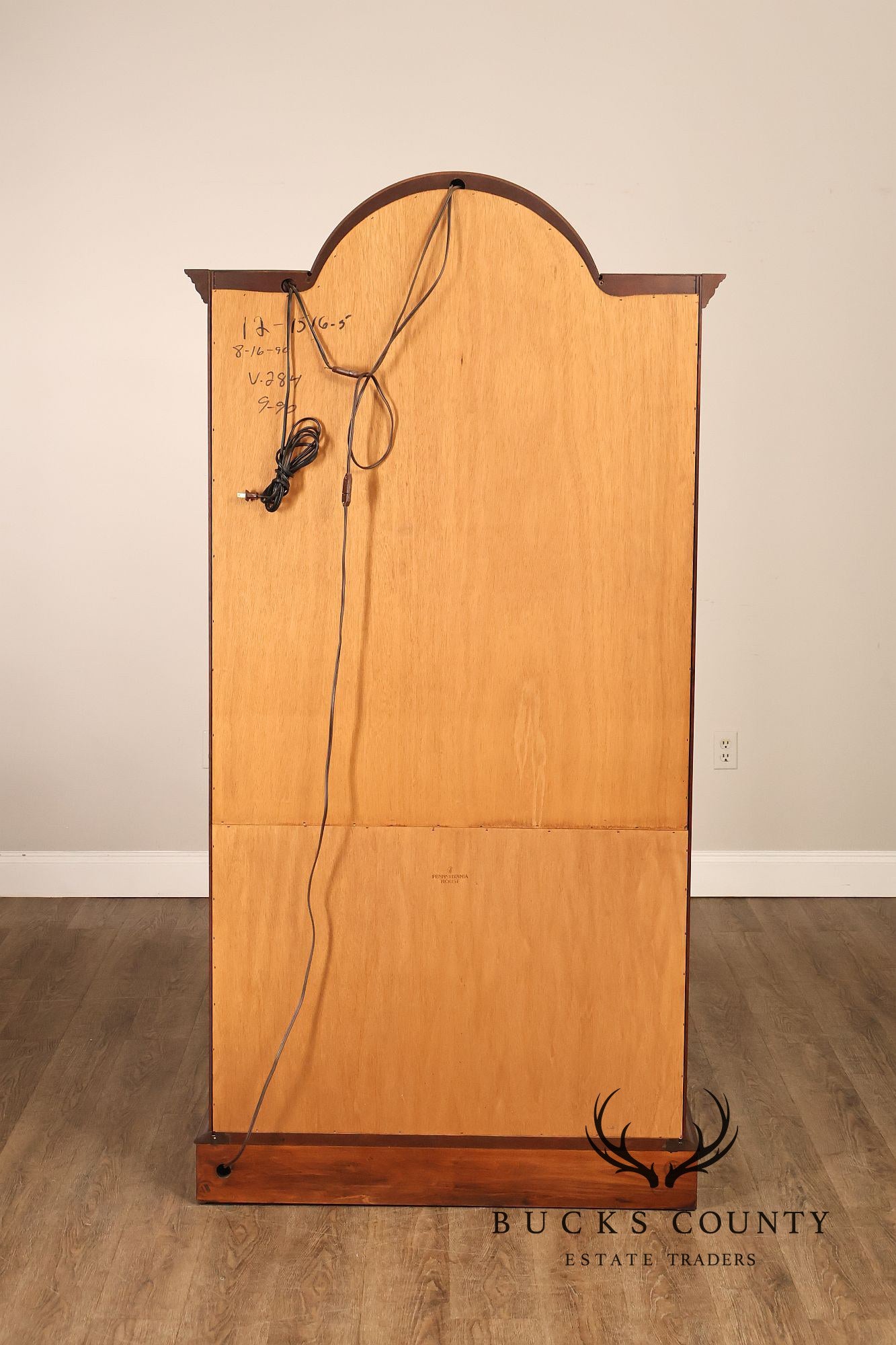 Pennsylvania House Traditional Cherry Lighted Glass Curio Display Cabinet