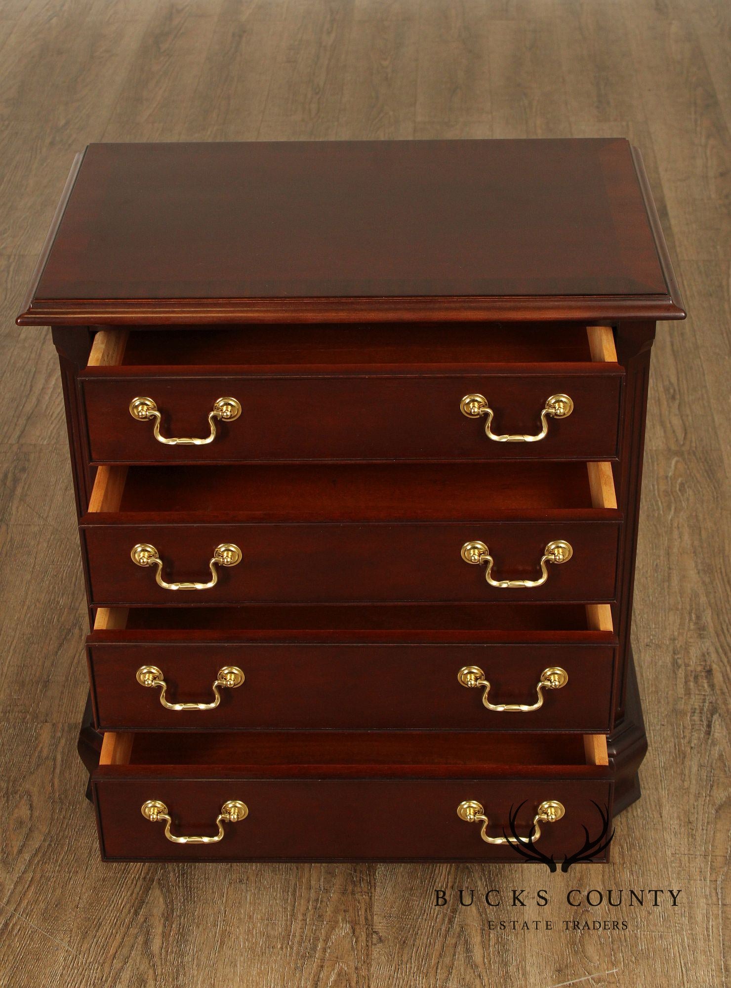 Thomasville Chippendale Style Mahogany Nightstand Chest