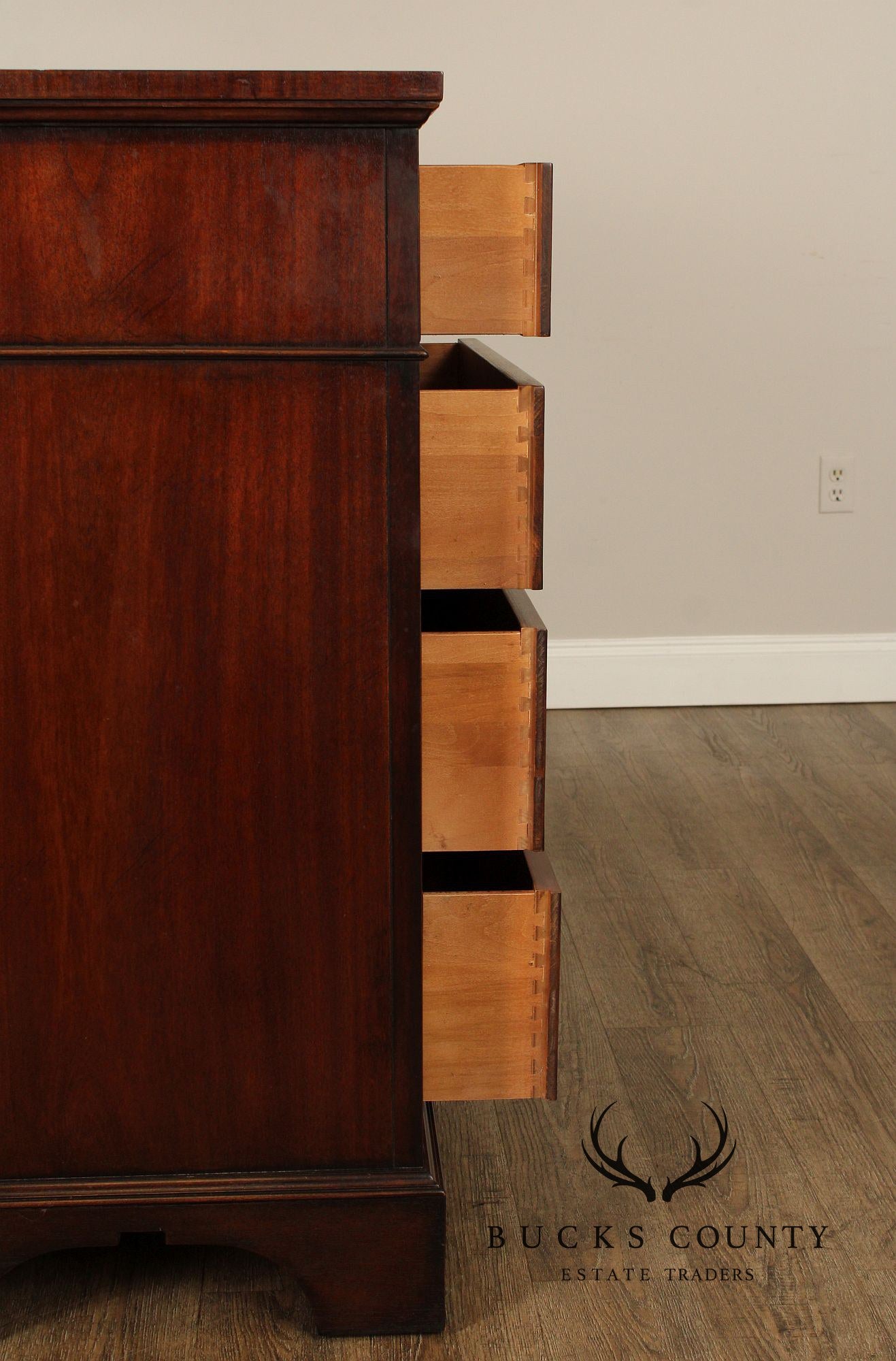 Henredon Georgian Style Mahogany Double Chest