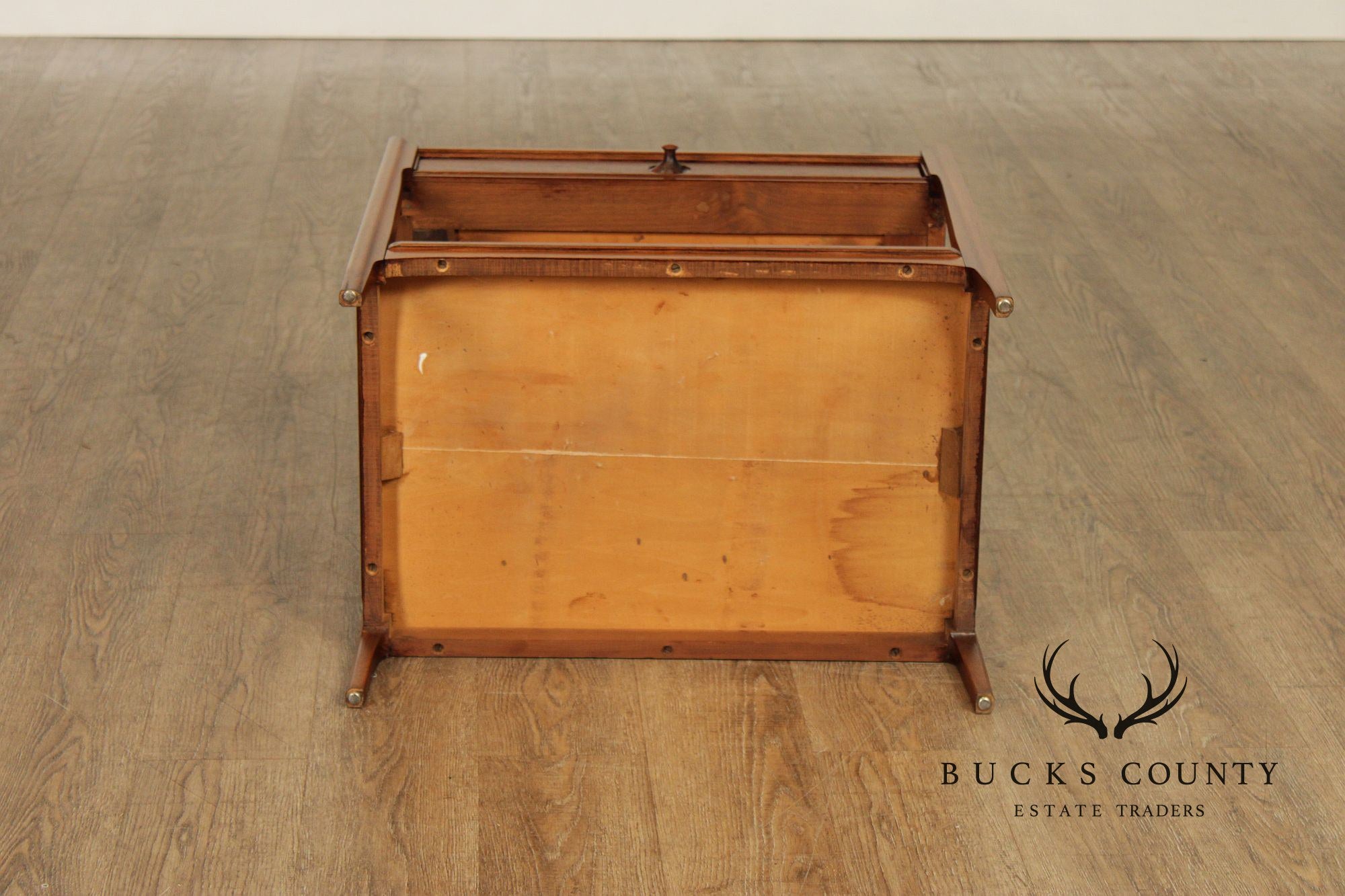 Thomasville Motif Mid Century Modern Walnut Pair Of One Drawer Nightstands