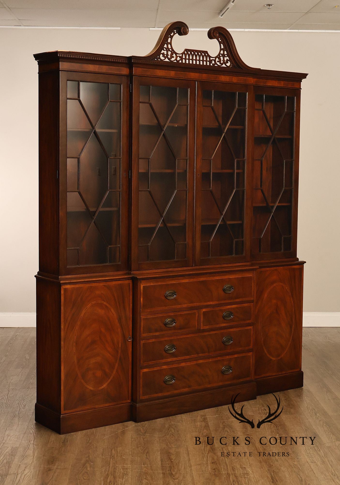 Baker Furniture Georgian Style Vintage Mahogany Breakfront Bookcase