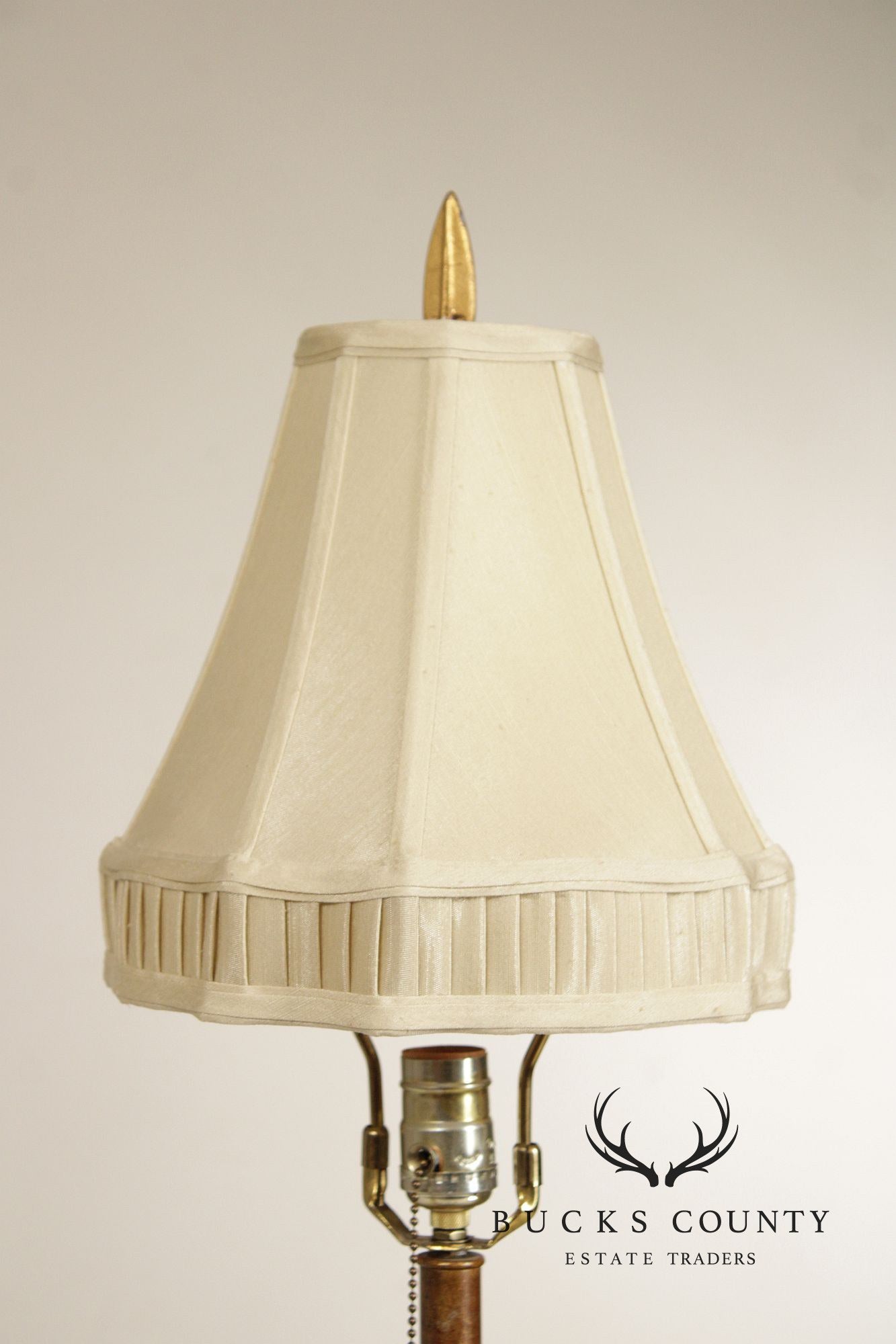 Contemporary Pineapple Table Lamp