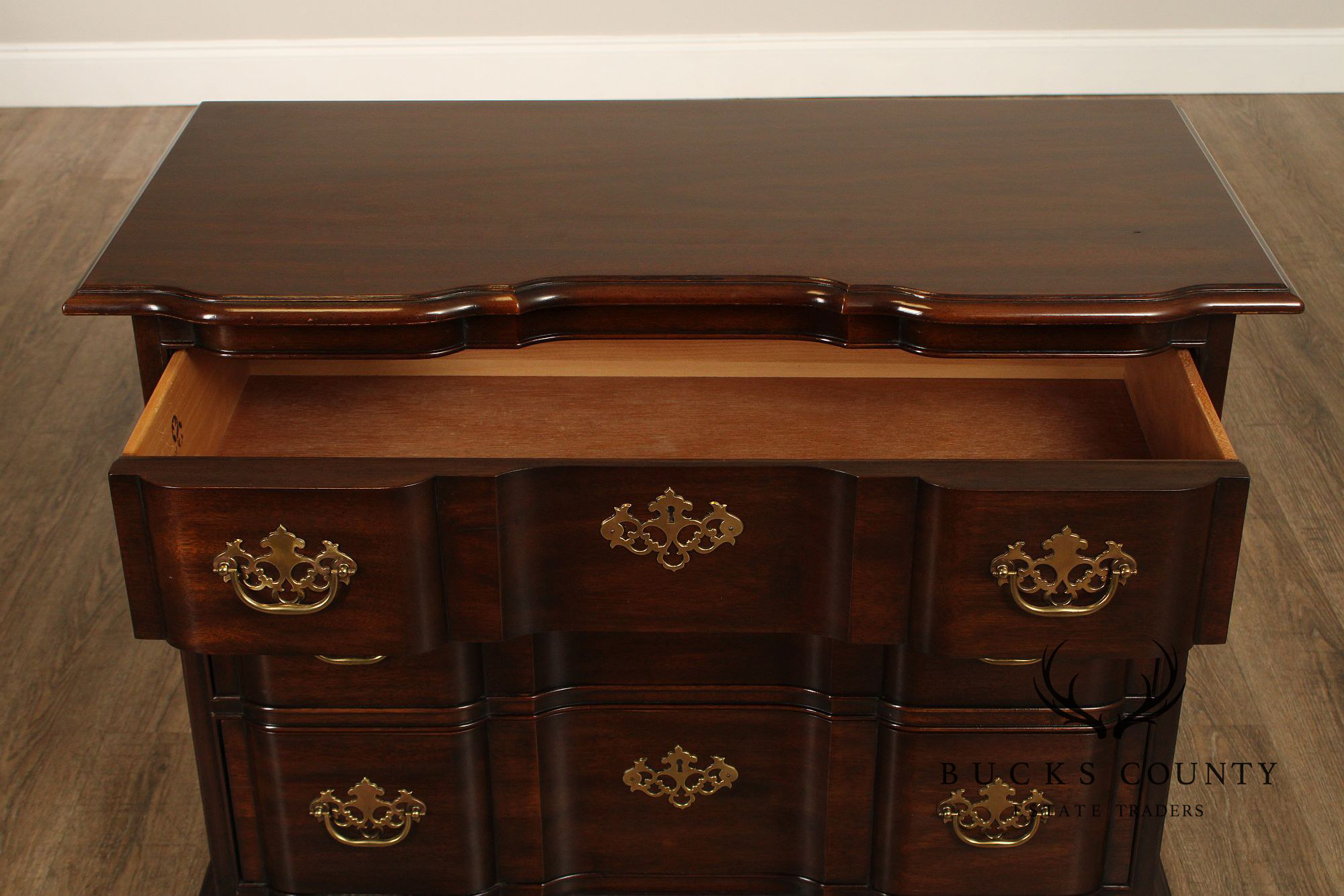 Drexel '18th Century Classics' Mahogany Blockfront Chest